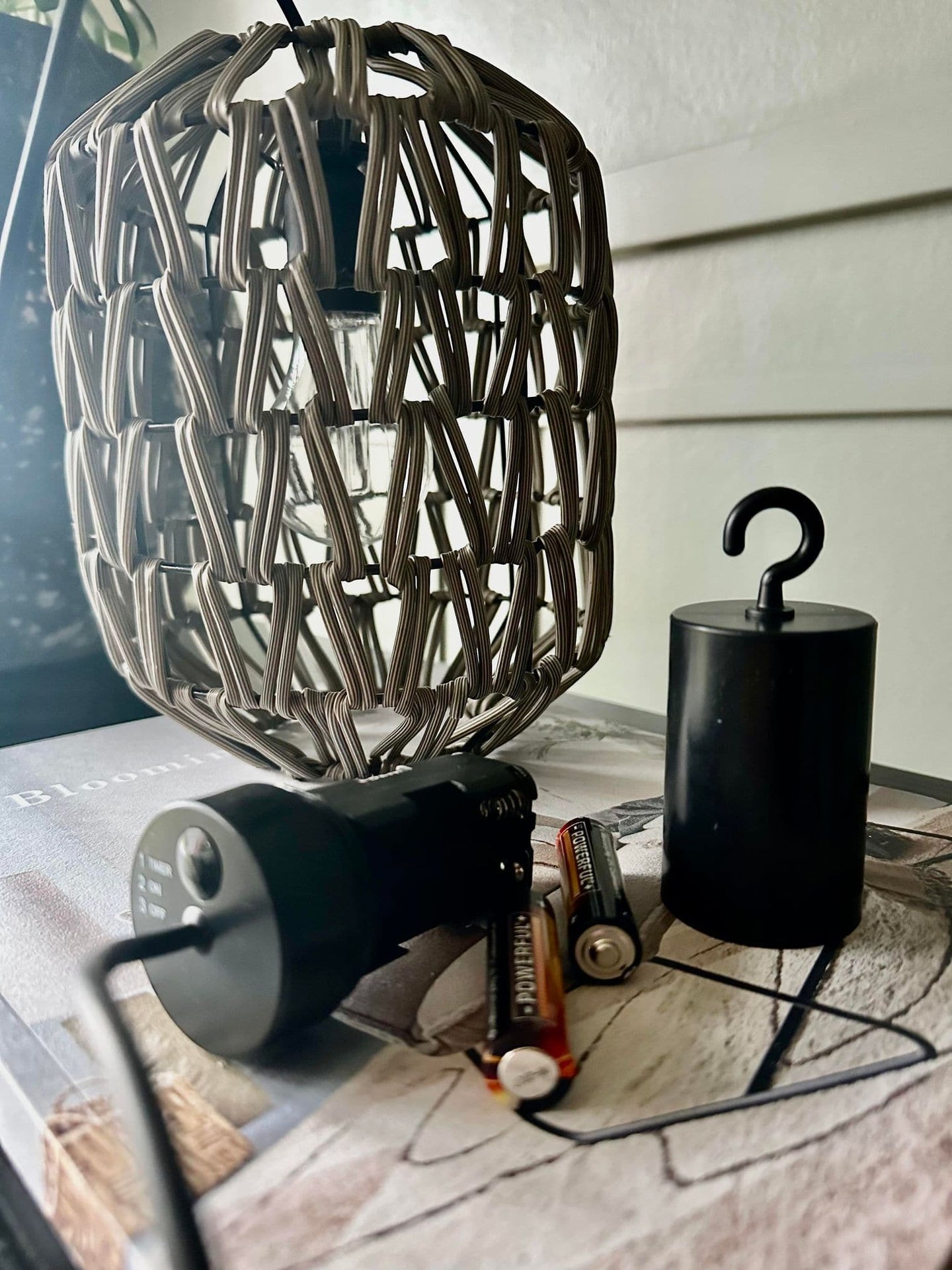 LED lampe til batterier m. Timerfunktion – Godkendt til inde / ude - VIAMAJA.DK