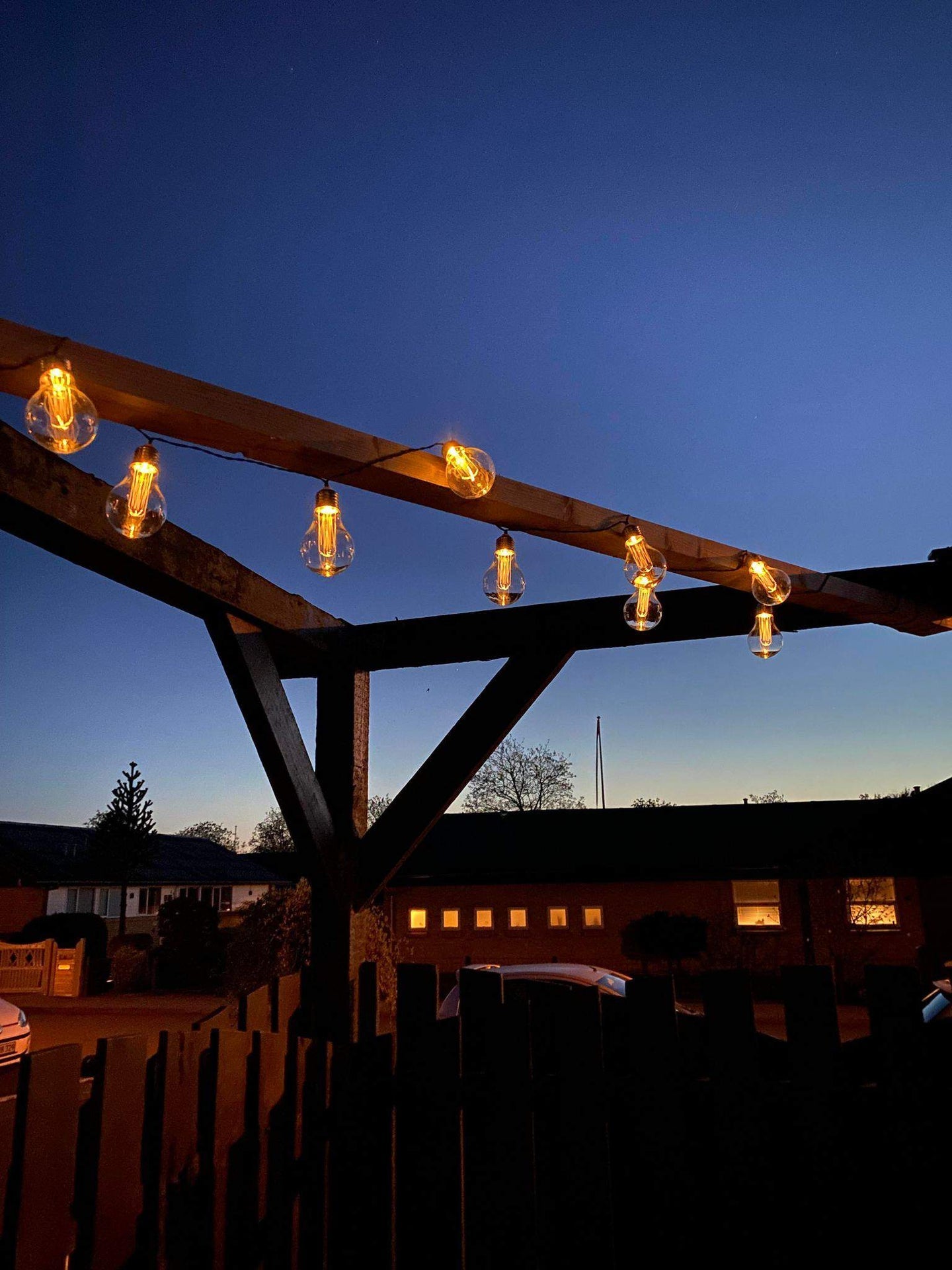 LED Lyskæde med solceller - Udendørs med 10 pære - VIAMAJA.DK