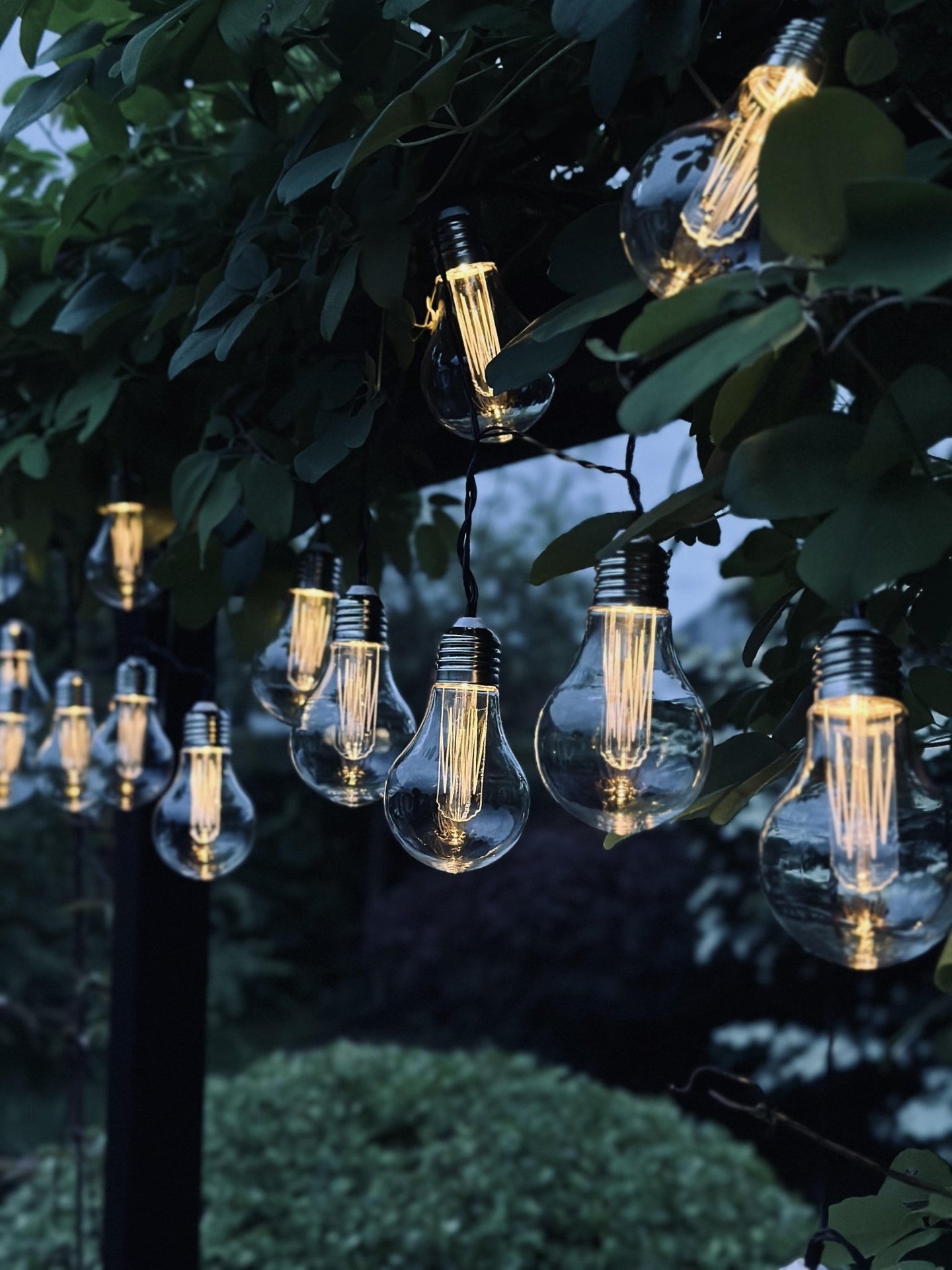 LED Lyskæde med solceller - Udendørs med 10 pære - VIAMAJA.DK