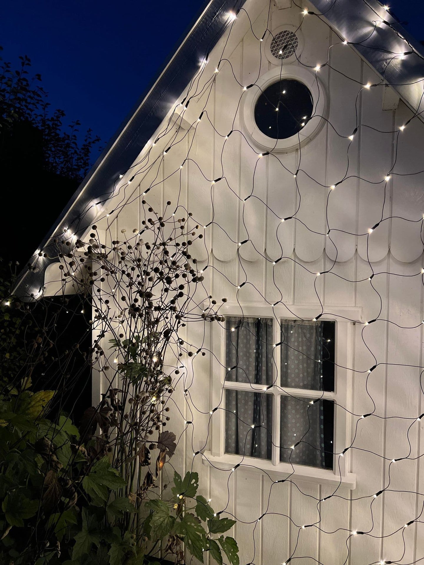 Led Lysnet med 480 lys - Godkendt til inde og ude med Timer - VIAMAJA.DK