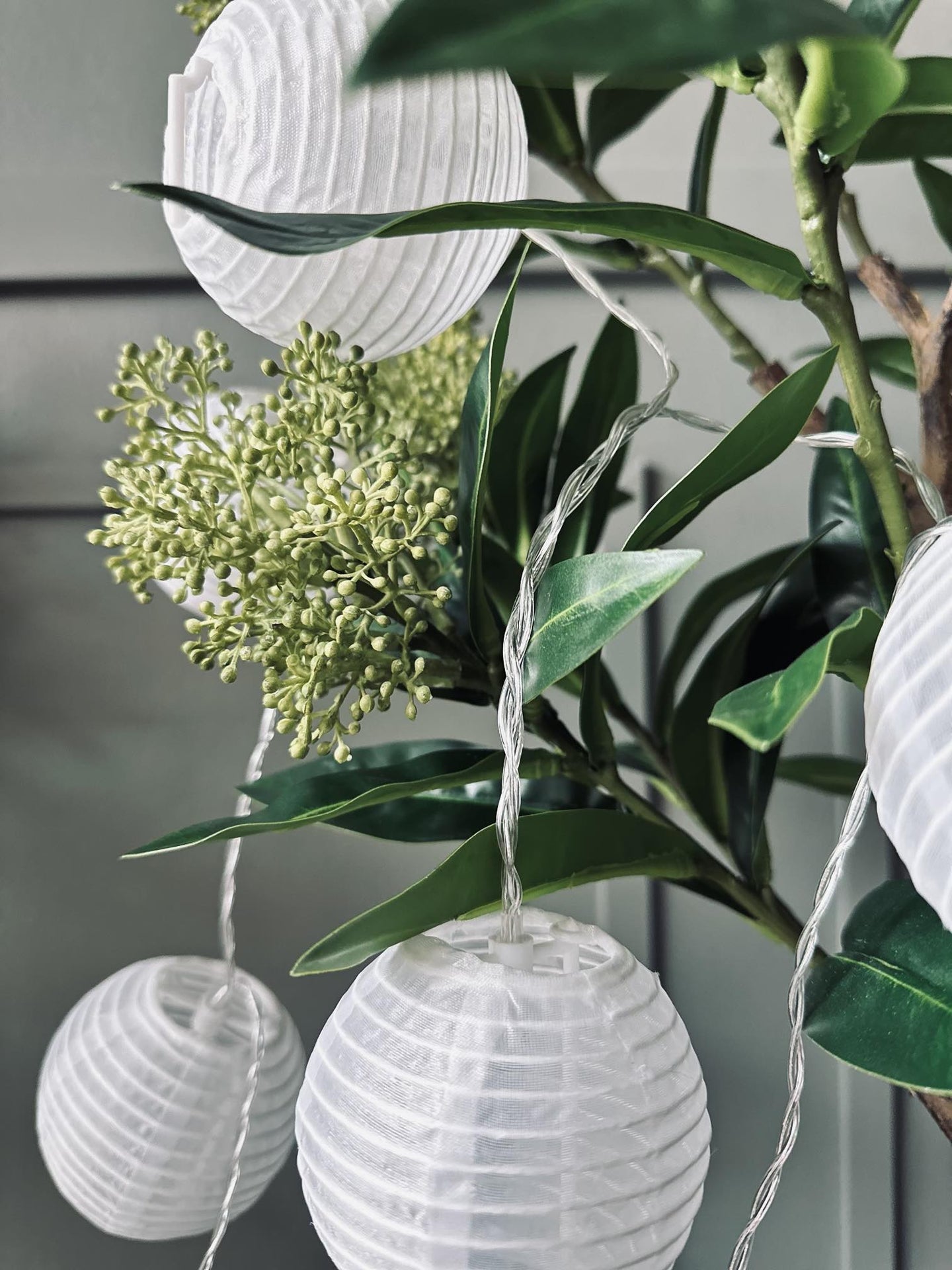 Led solcelle lyskæde Mary , 20 hvide kugler - VIAMAJA.DK