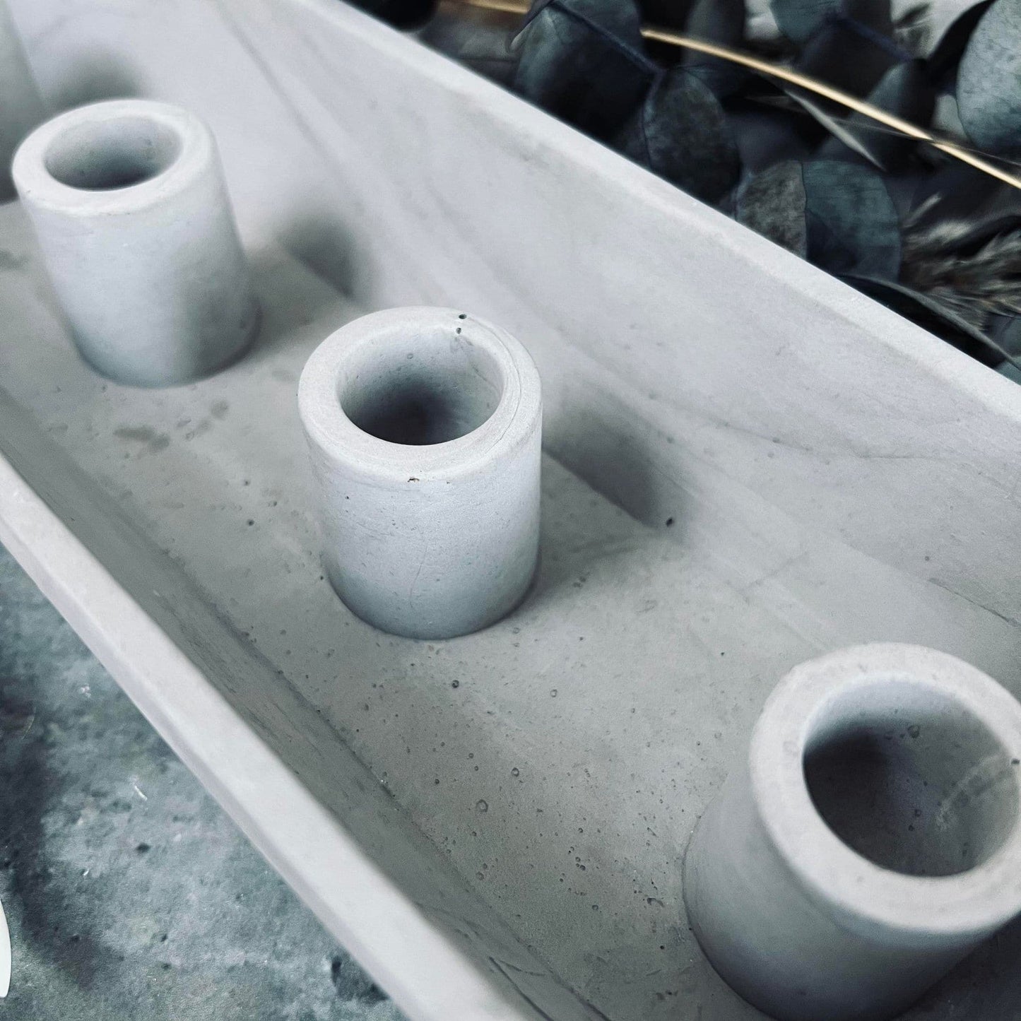 Lysestage i beton - Ink 4 LED Kronelys - VIAMAJA.DK