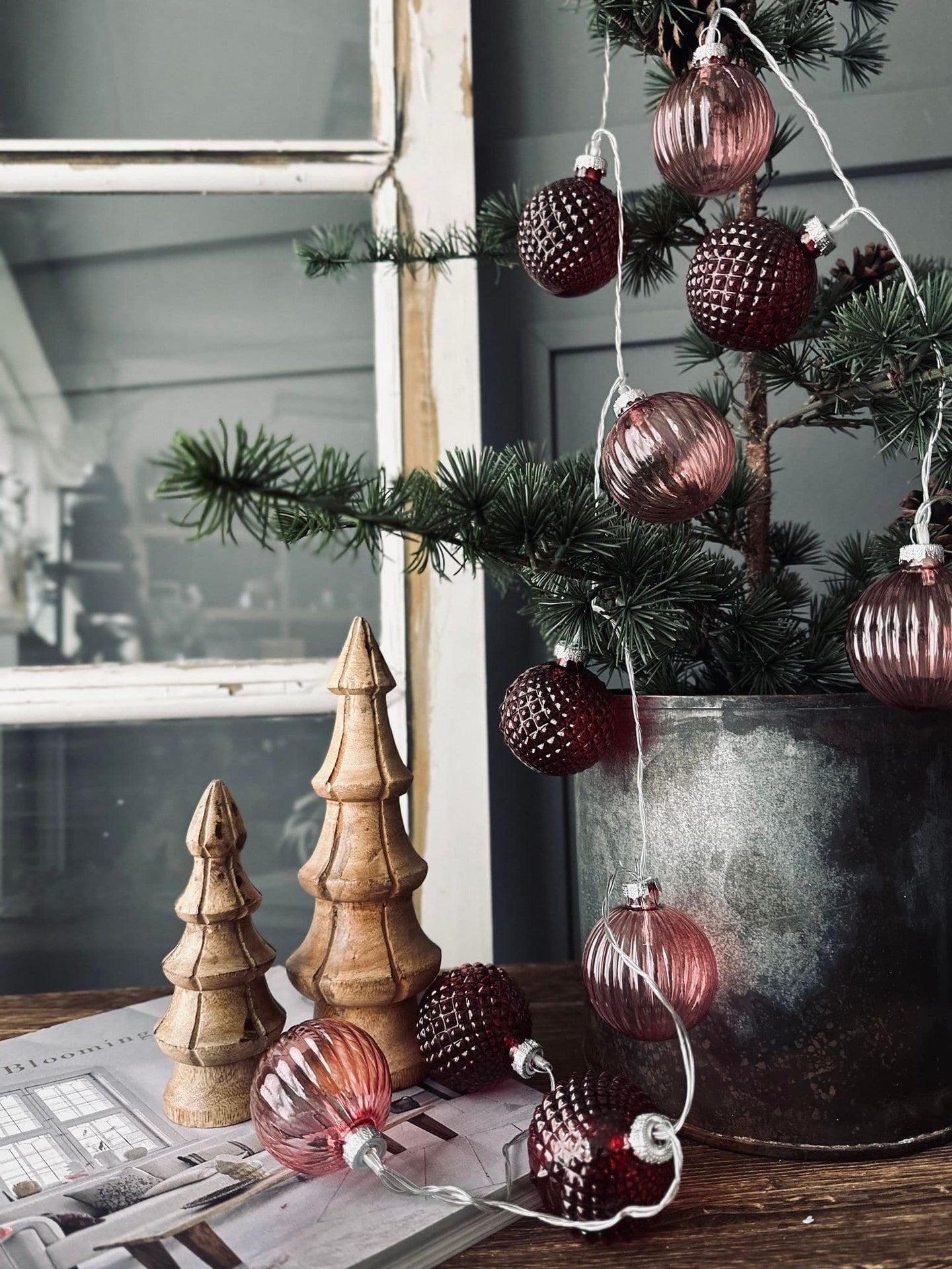 Lyskæde med glaskugler Rosa - VIAMAJA.DK