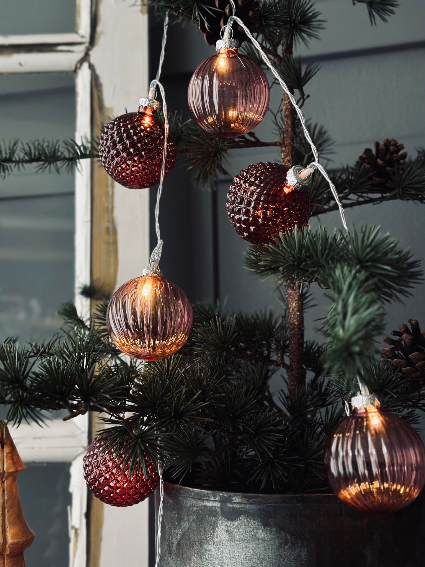 Lyskæde med glaskugler Rosa - VIAMAJA.DK