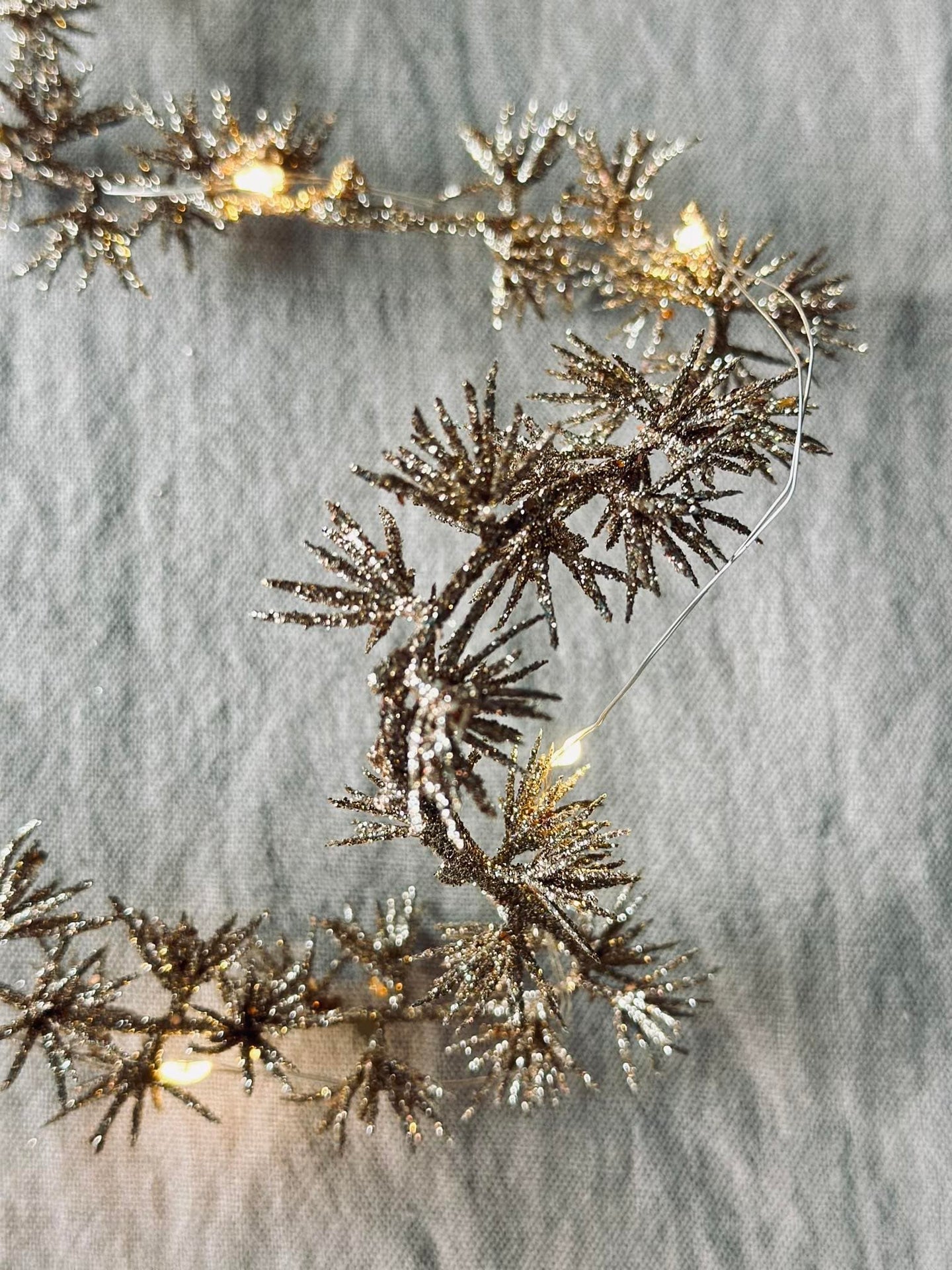 Lyskæde med glimmer 180cm – Guld - VIAMAJA.DK