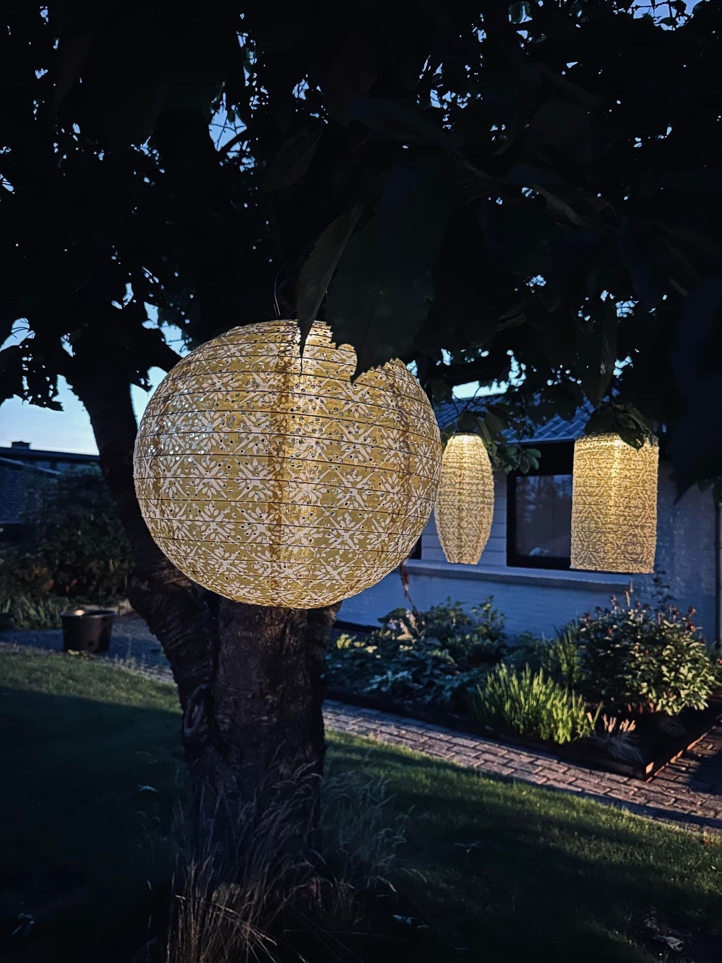 Lyskugle med solceller - SUMMER GOLD - VIAMAJA.DK