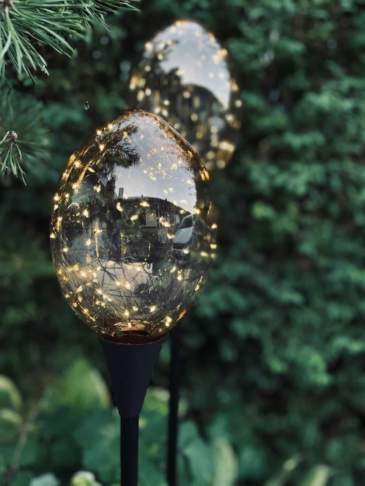 Lyskugler på spyd - Sæt af 2 stk - VIAMAJA.DK