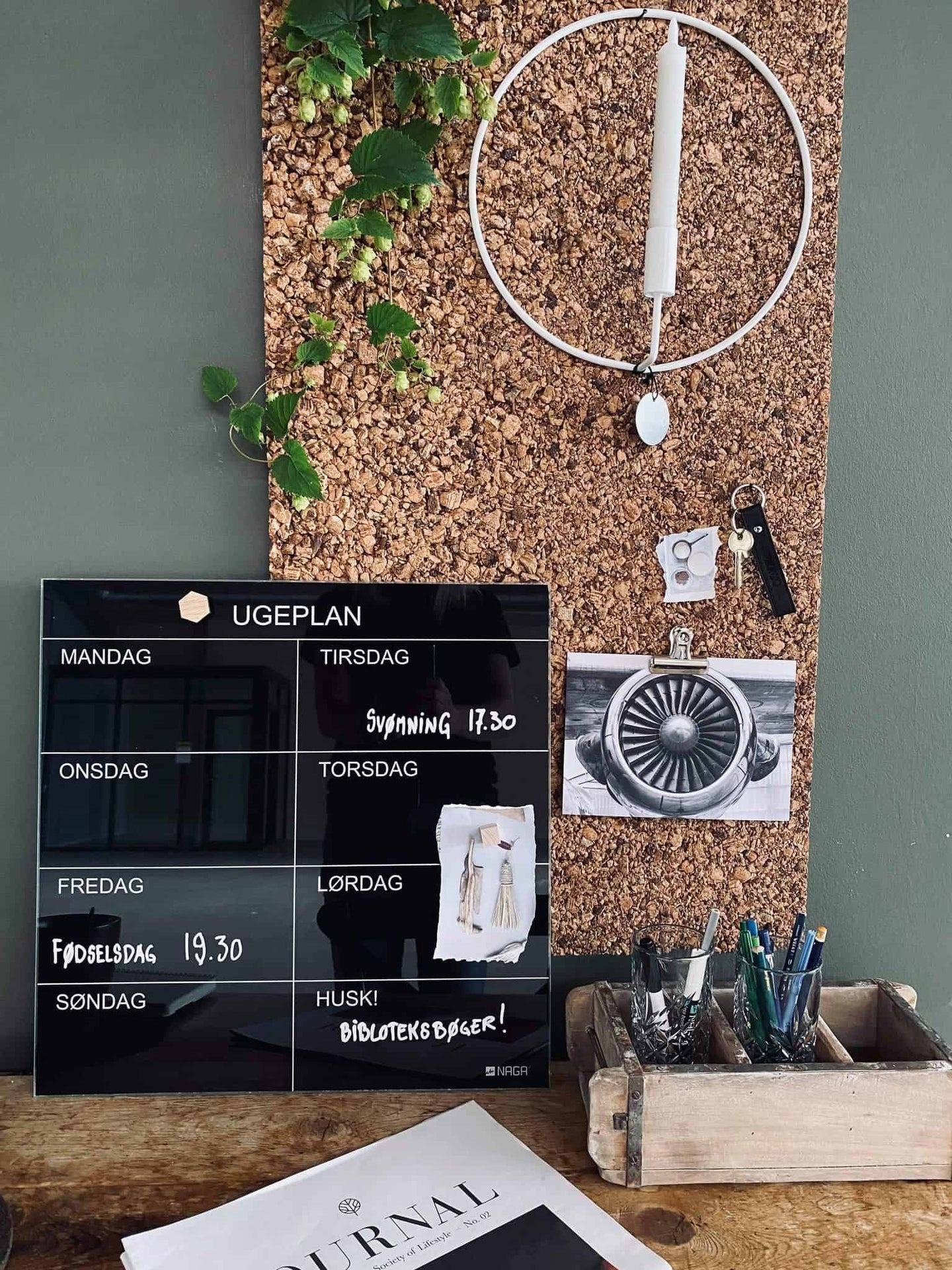 Magnetisk ugetavle 45x45 cm Sort glas - VIAMAJA.DK