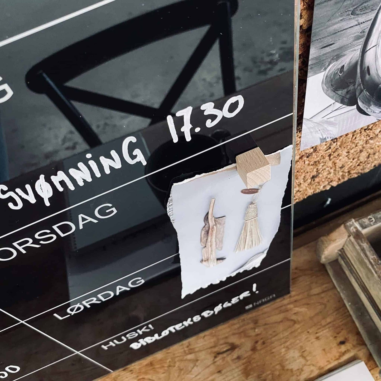 Magnetisk ugetavle 45x45 cm Sort glas - VIAMAJA.DK