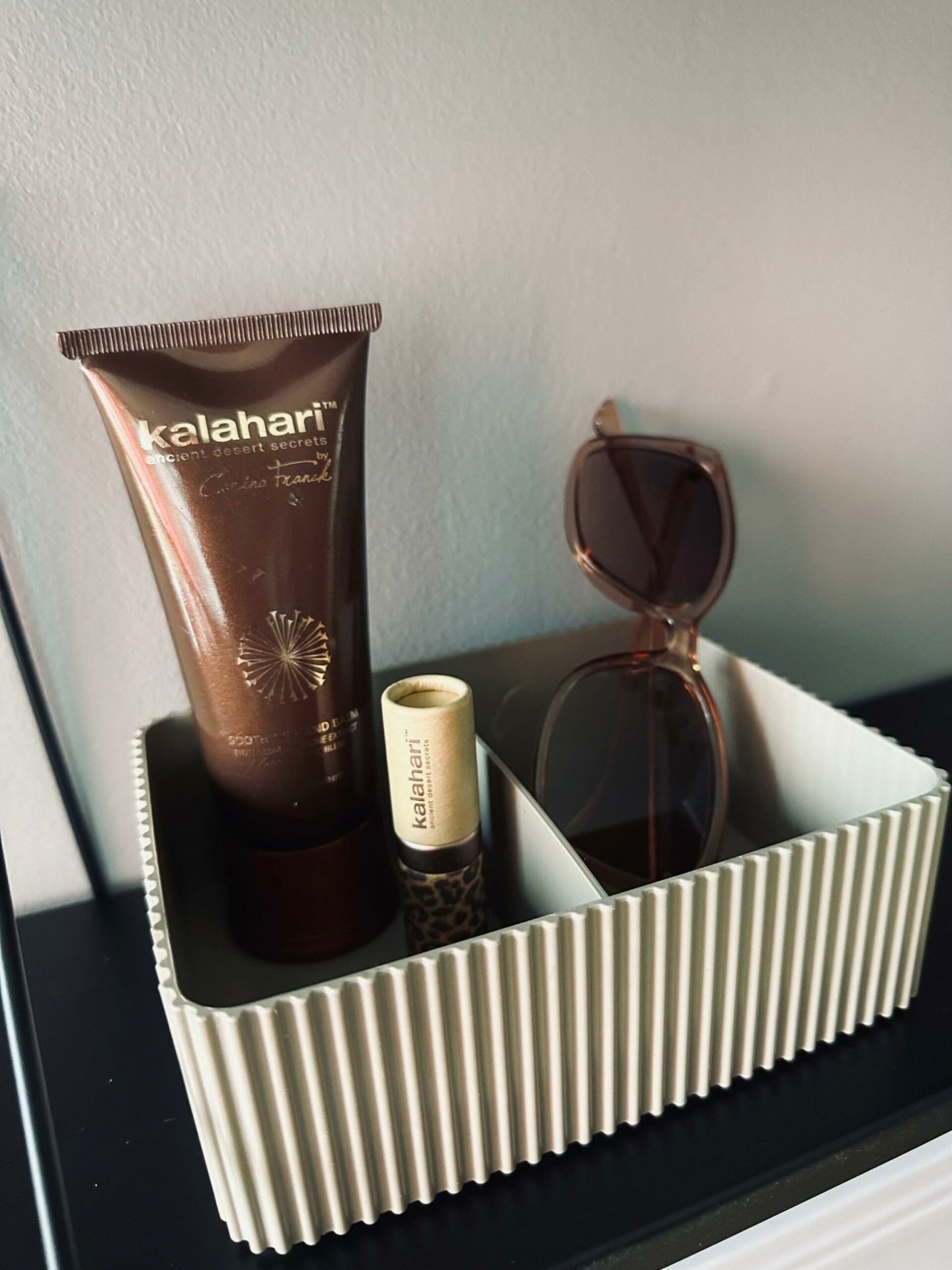 Makeup organiser med opdeling – Taupe - VIAMAJA.DK