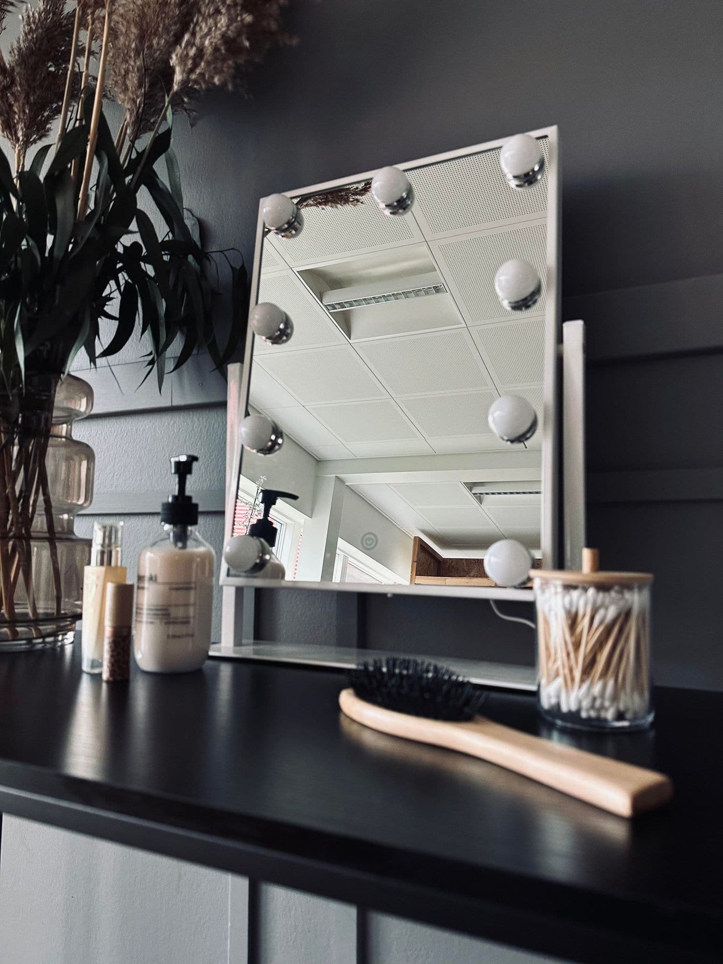 Makeup spejl med lys - VIAMAJA.DK