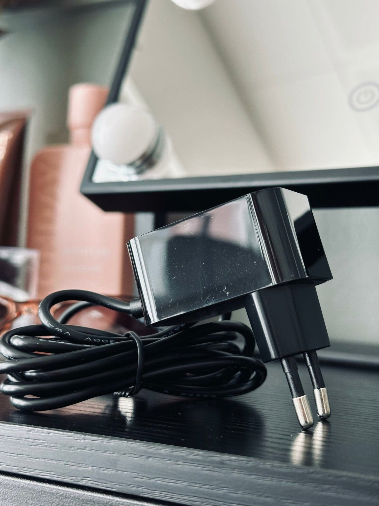 Makeup spejl med lys - Black - VIAMAJA.DK