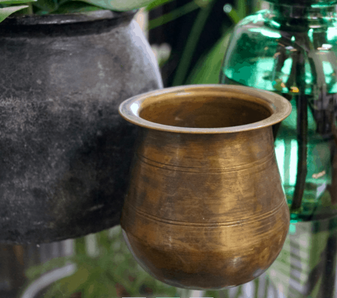 Messing krus til opbevaring - Fin patina - VIAMAJA