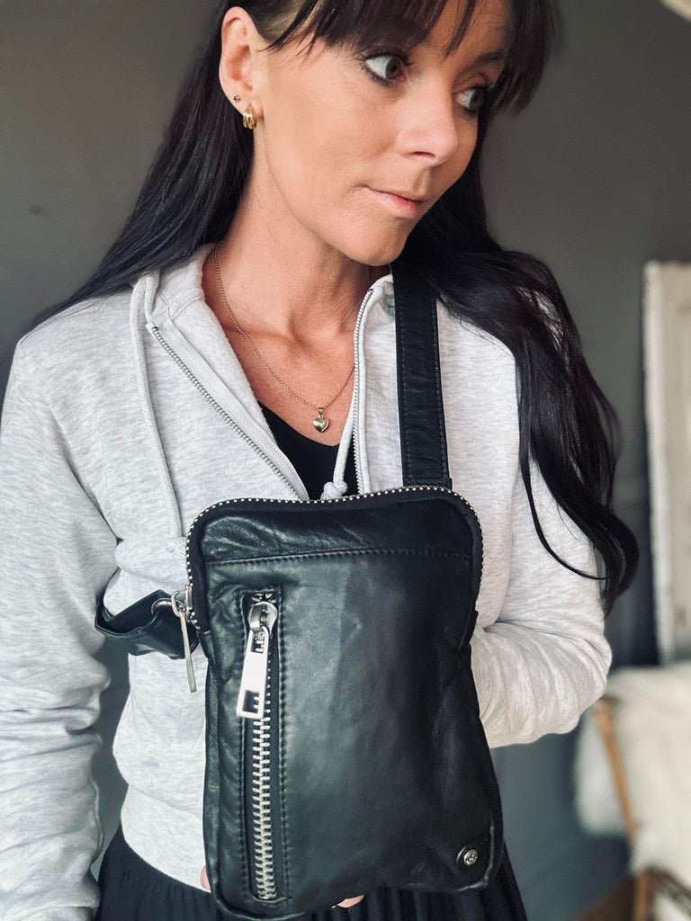 Mobiltaske - ALINA - Black / Silver - VIAMAJA