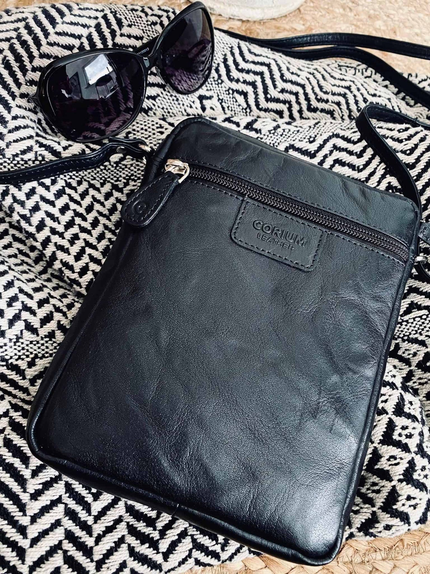 Mobiltaske / Crossover - Black Daily - VIAMAJA.DK