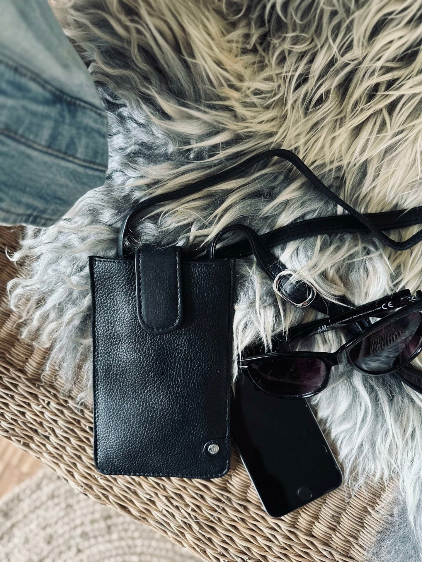 Mobiltaske Small Aura Black - VIAMAJA.DK