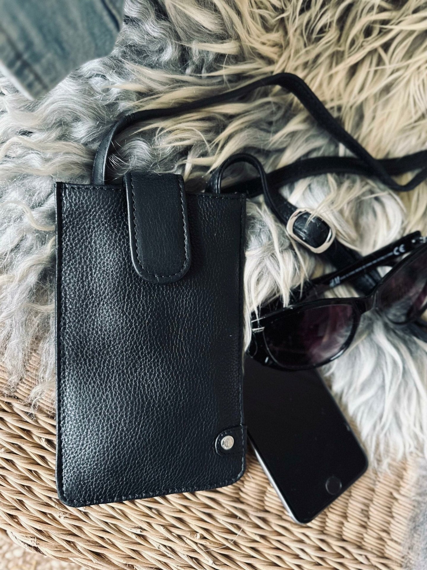 Mobiltaske Small Aura Black - VIAMAJA.DK