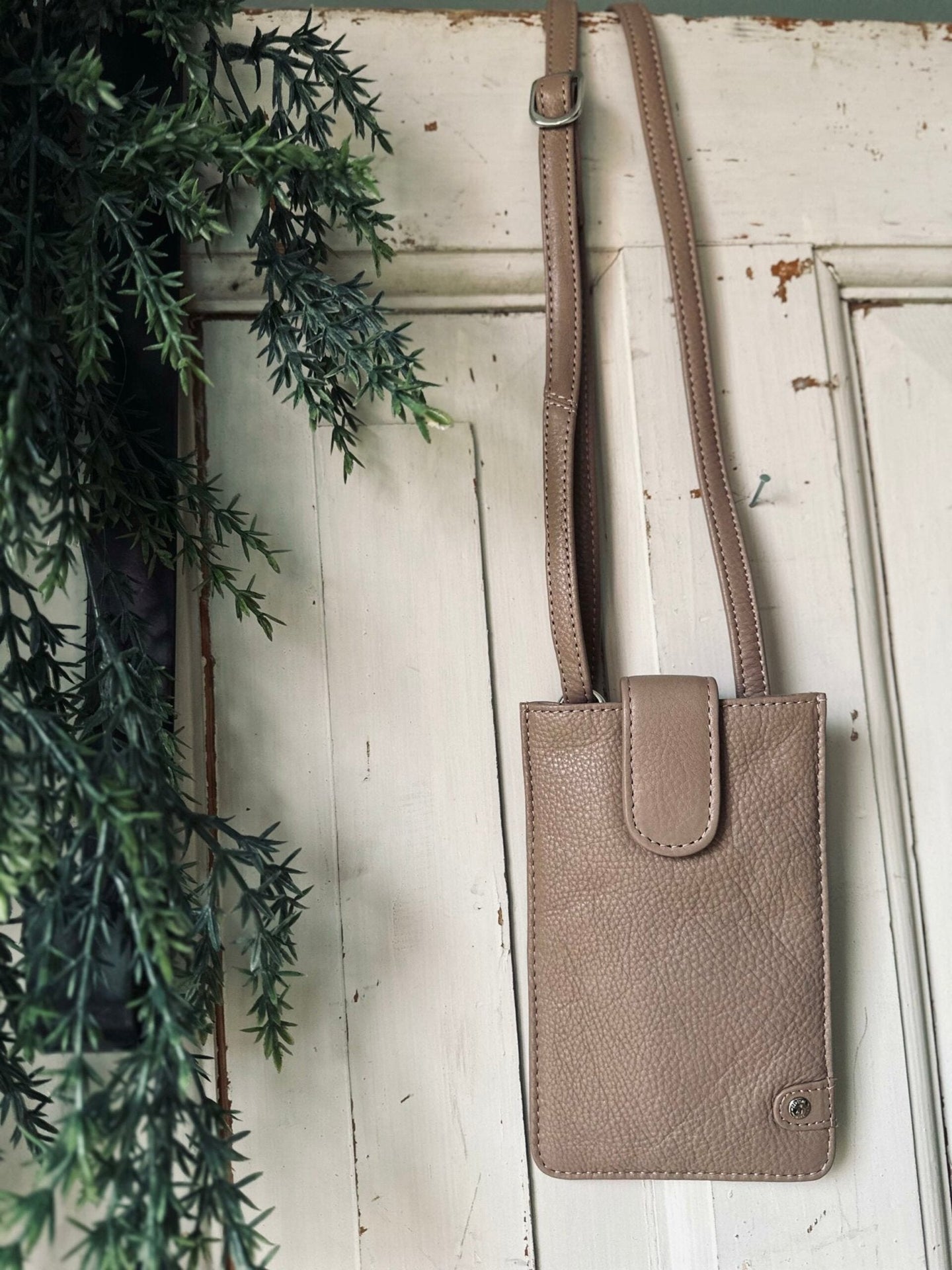 Mobiltaske Small Aura Dusty taupe - VIAMAJA.DK