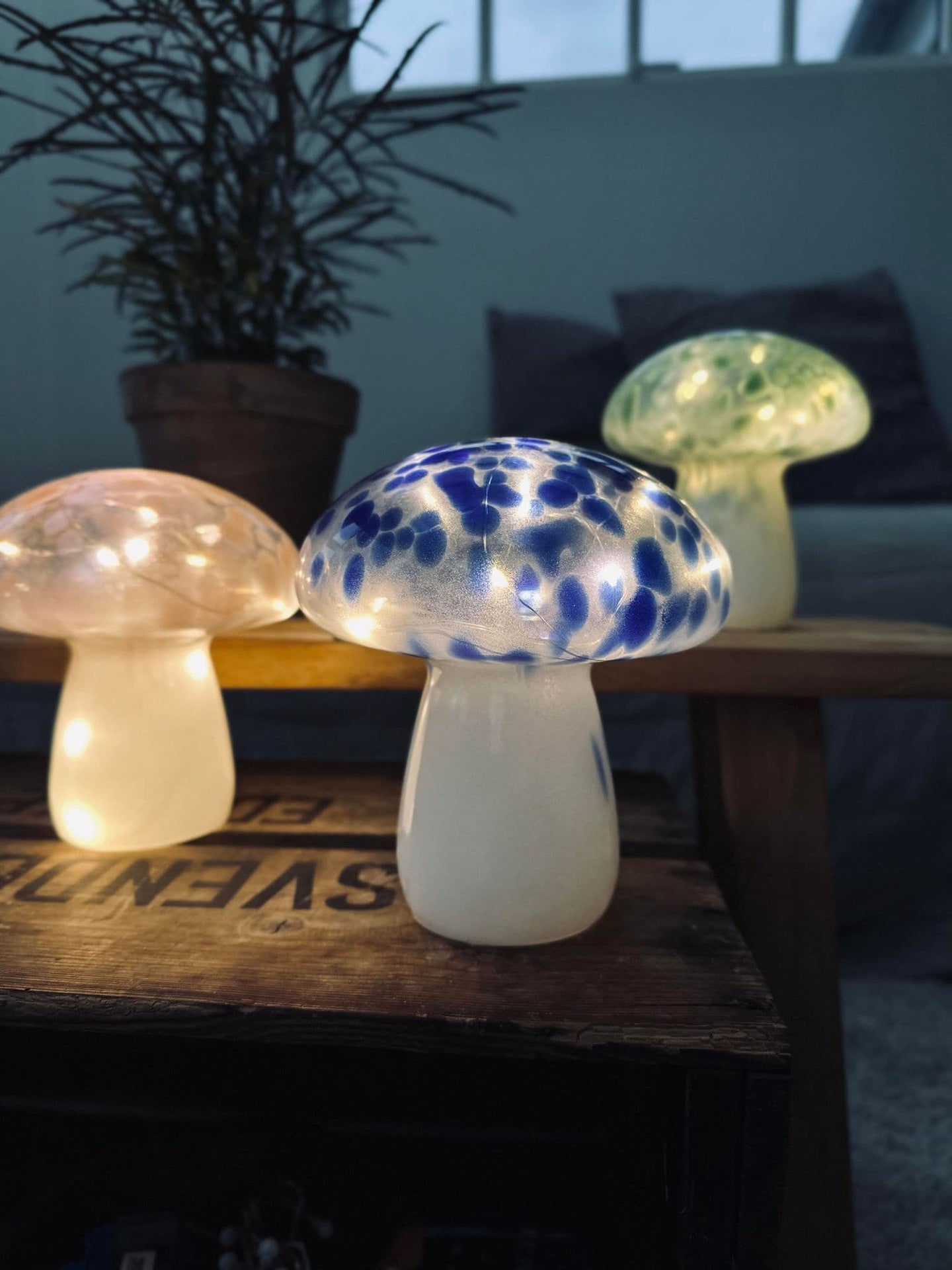 MUSHROOM Lampe m. LED – Rosa mundblæst glas - VIAMAJA.DK