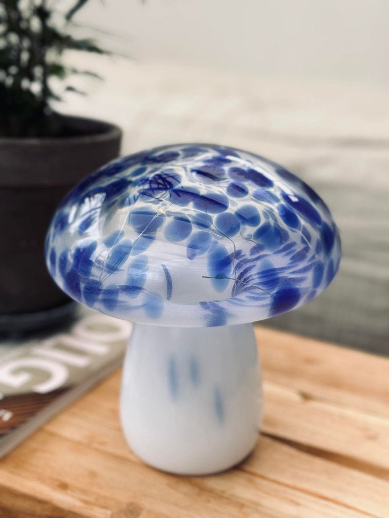 MUSHROOM Lampe m. LED – Royal blue mundblæst glas - VIAMAJA