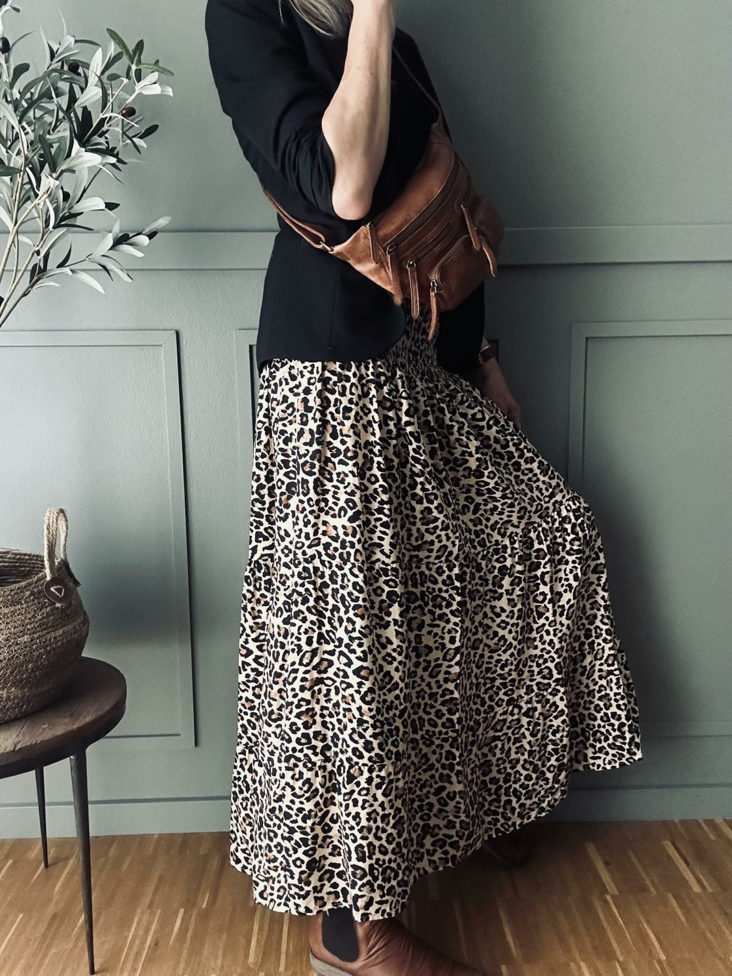 Nederdel med smock – Leopard - VIAMAJA.DK