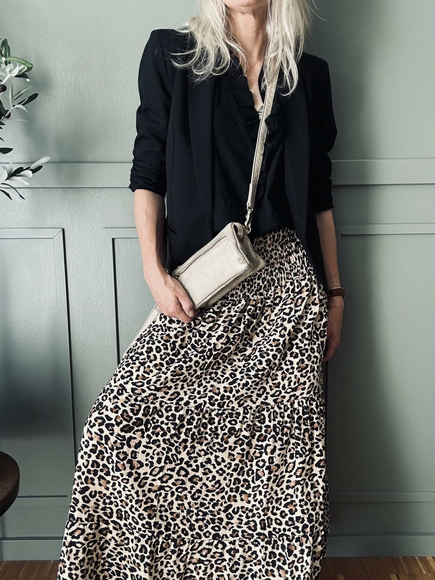 Nederdel med smock – Leopard - VIAMAJA.DK