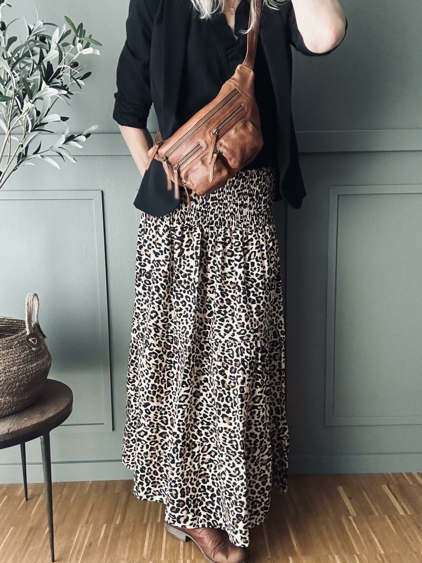 Nederdel med smock – Leopard - VIAMAJA.DK