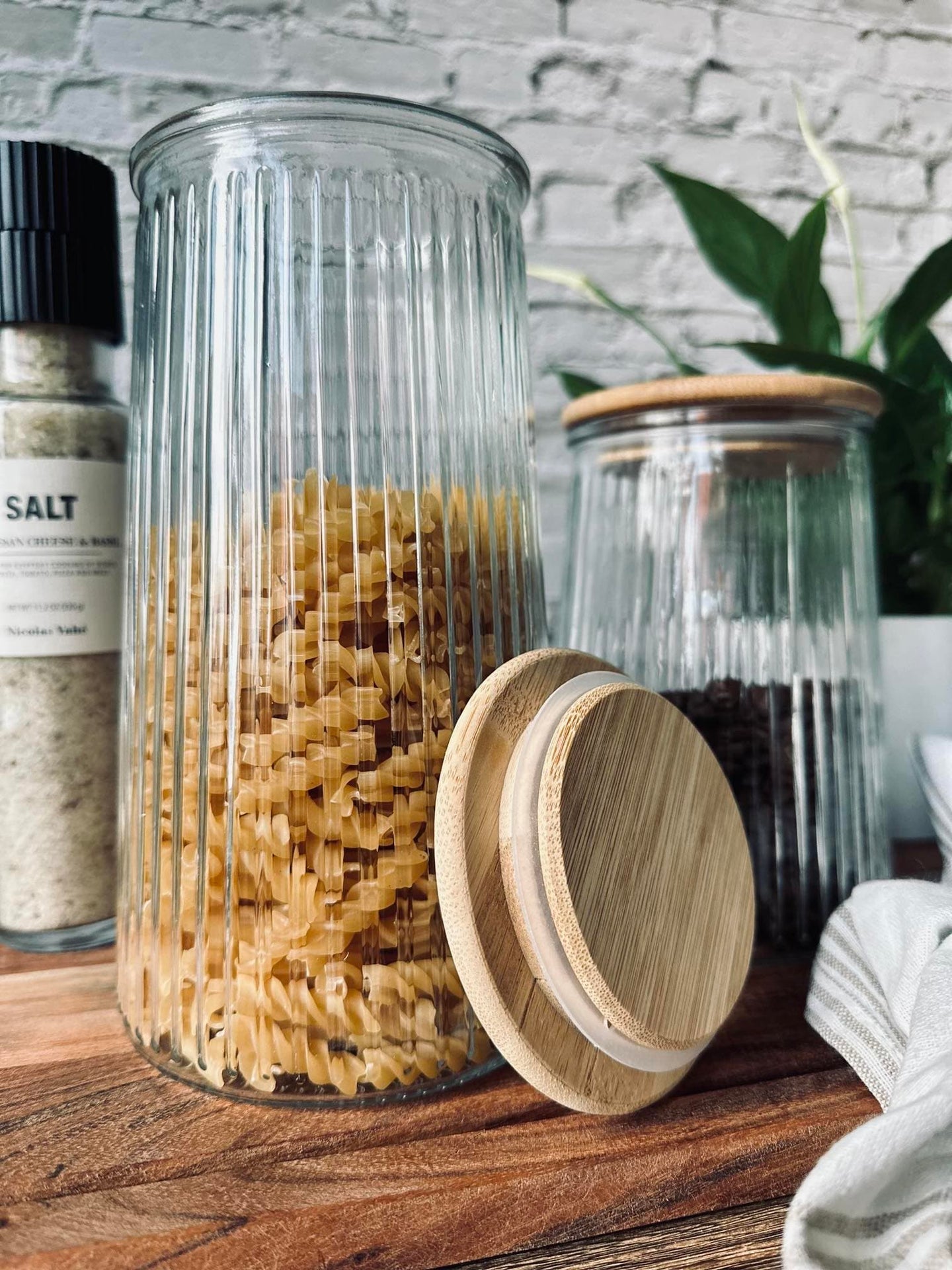 Opbevaringsglas med trælåg 1400 ml - VIAMAJA.DK