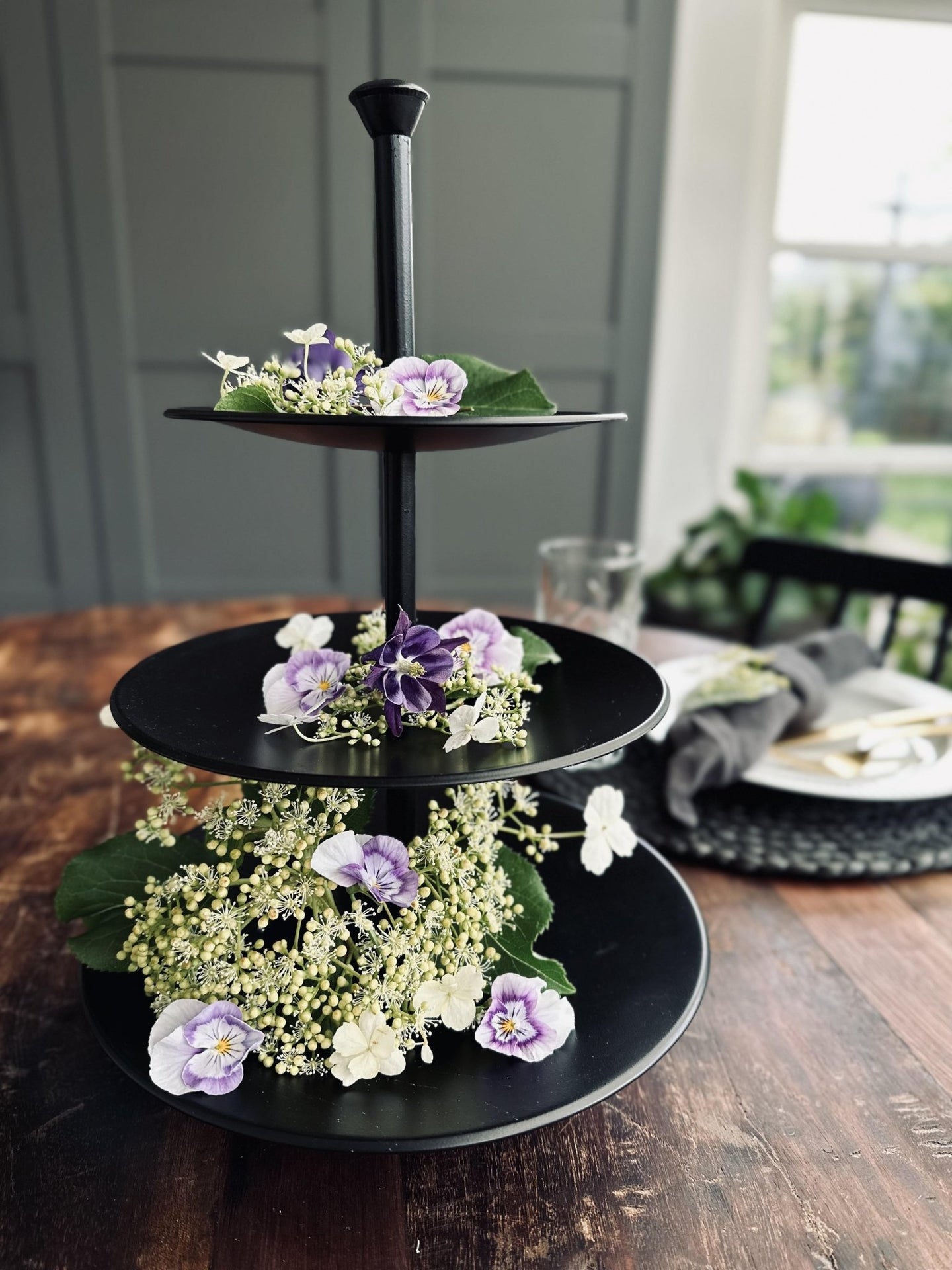 Opsats i sort metal - VIAMAJA.DK