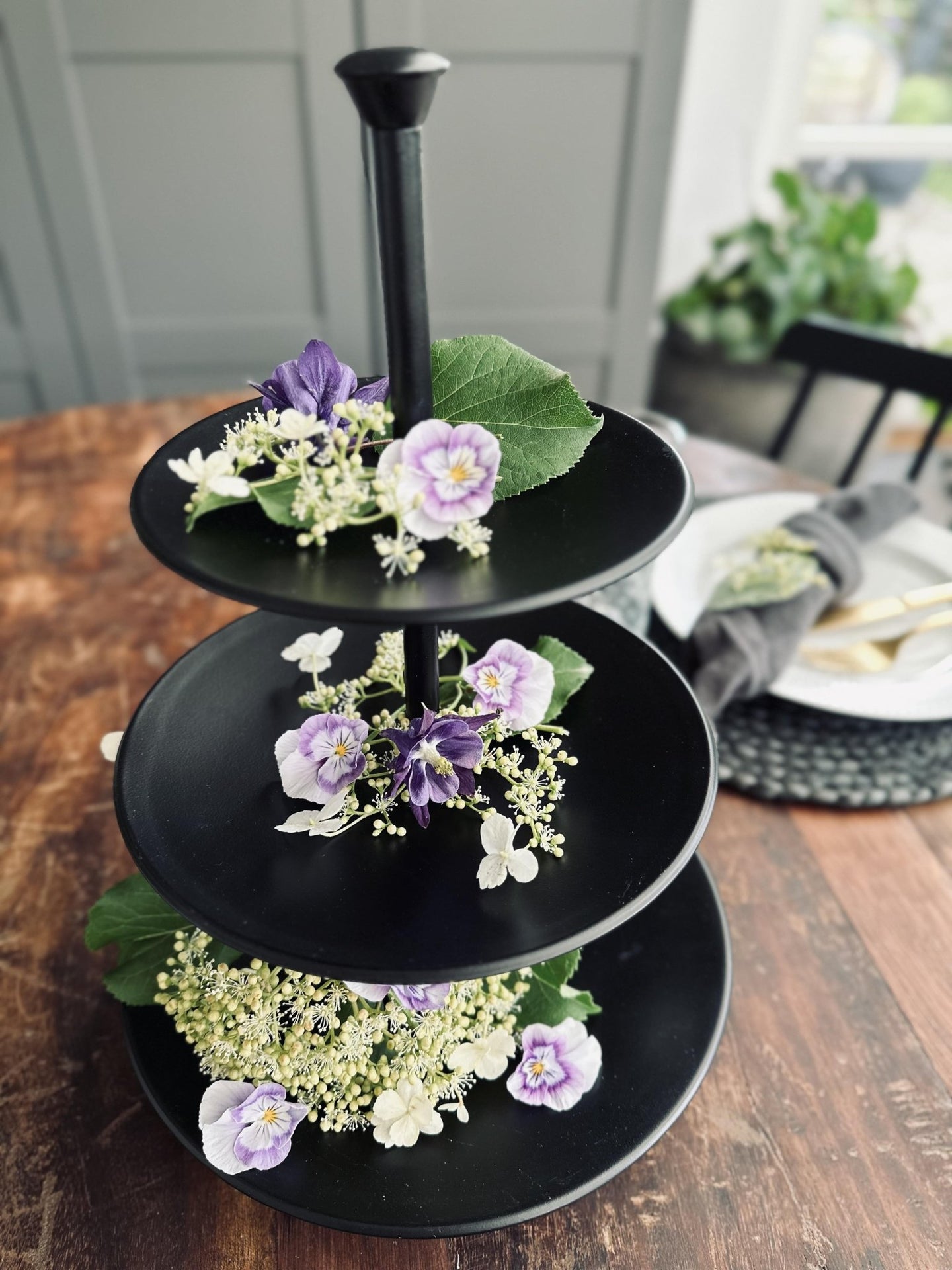 Opsats i sort metal - VIAMAJA.DK