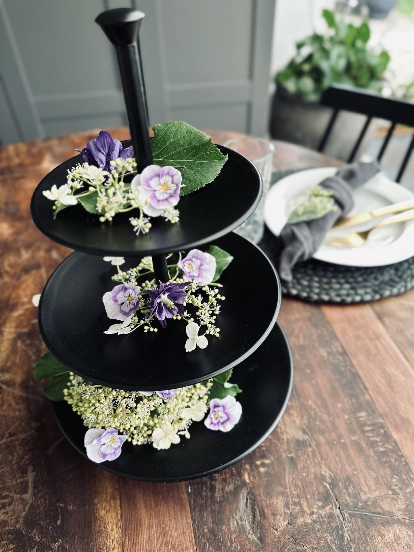 Opsats i sort metal - VIAMAJA.DK