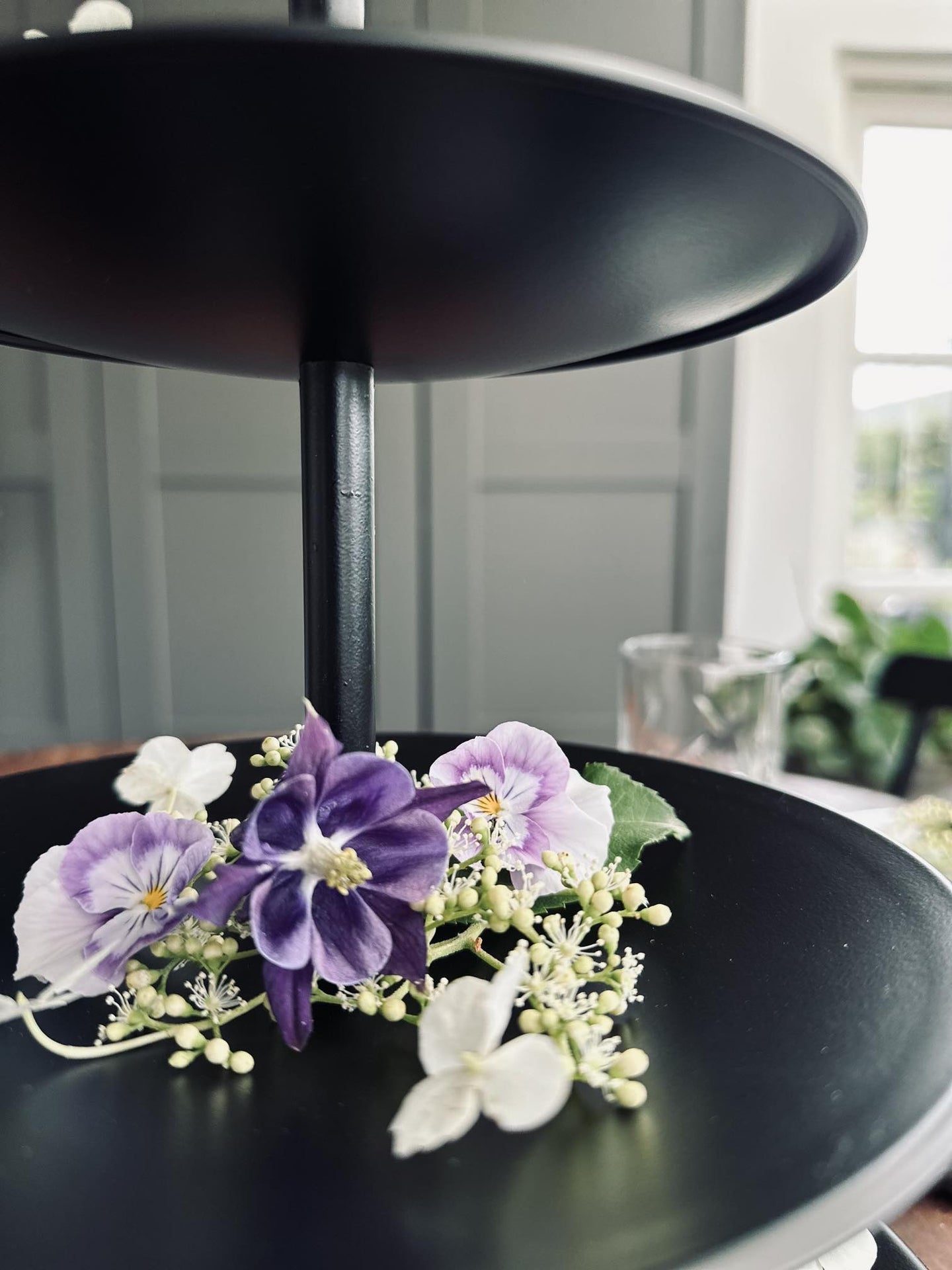 Opsats i sort metal - VIAMAJA.DK