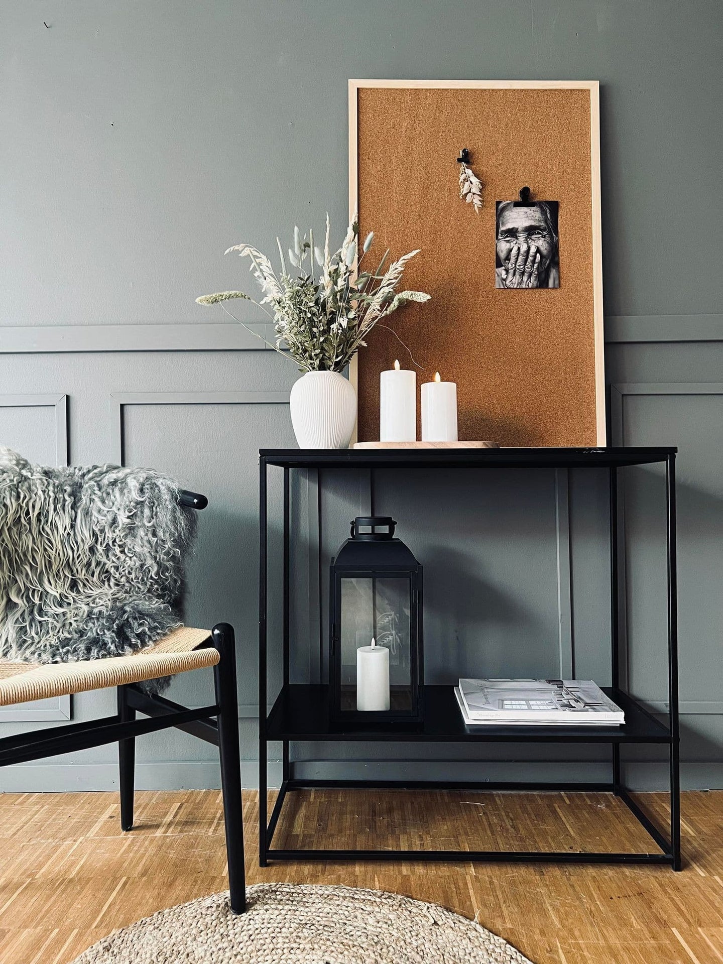 Opslagstavle kork 60x90 med kraftig ramme - Natur - VIAMAJA.DK