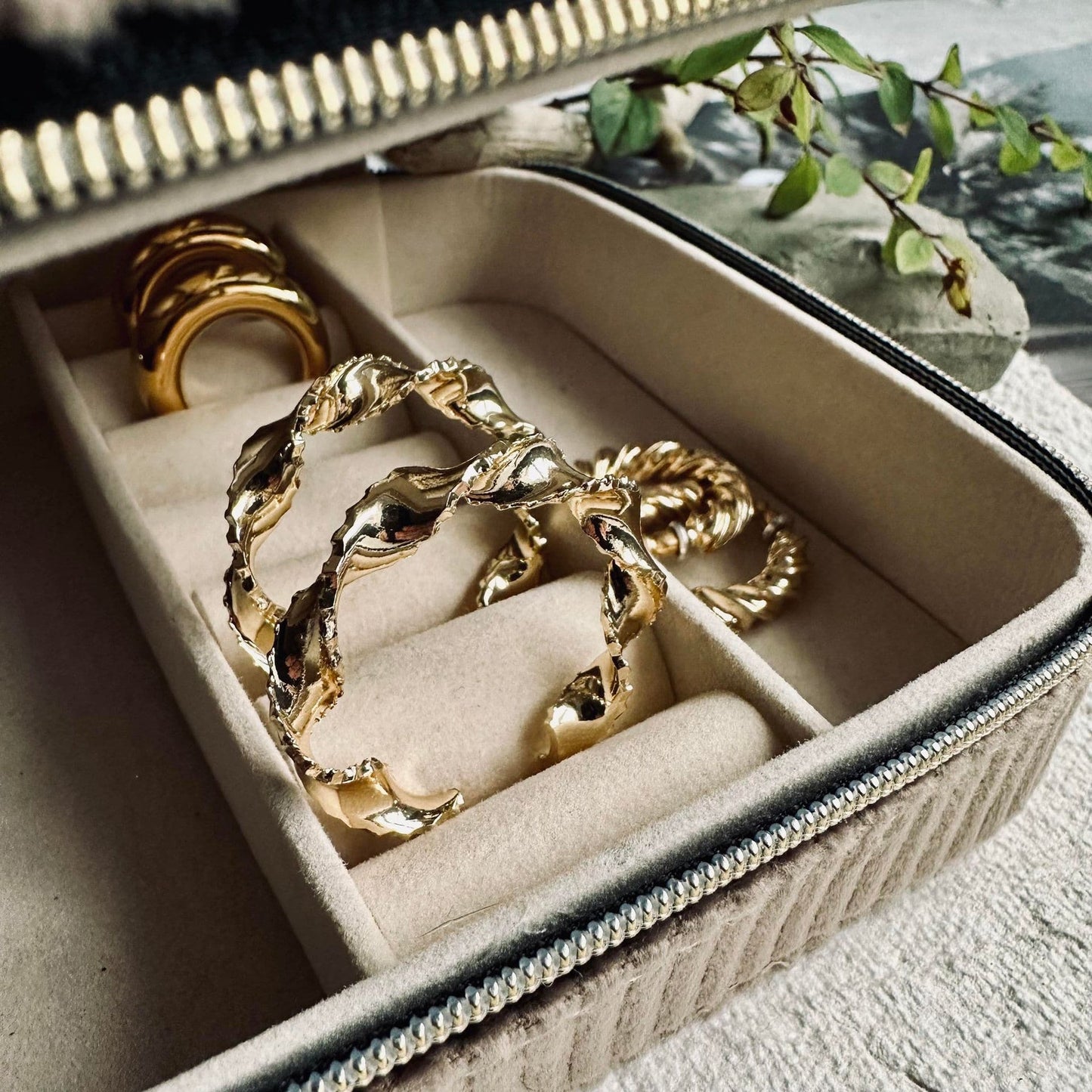 Øreringe Cora hoops - 18k forgyldt - VIAMAJA.DK