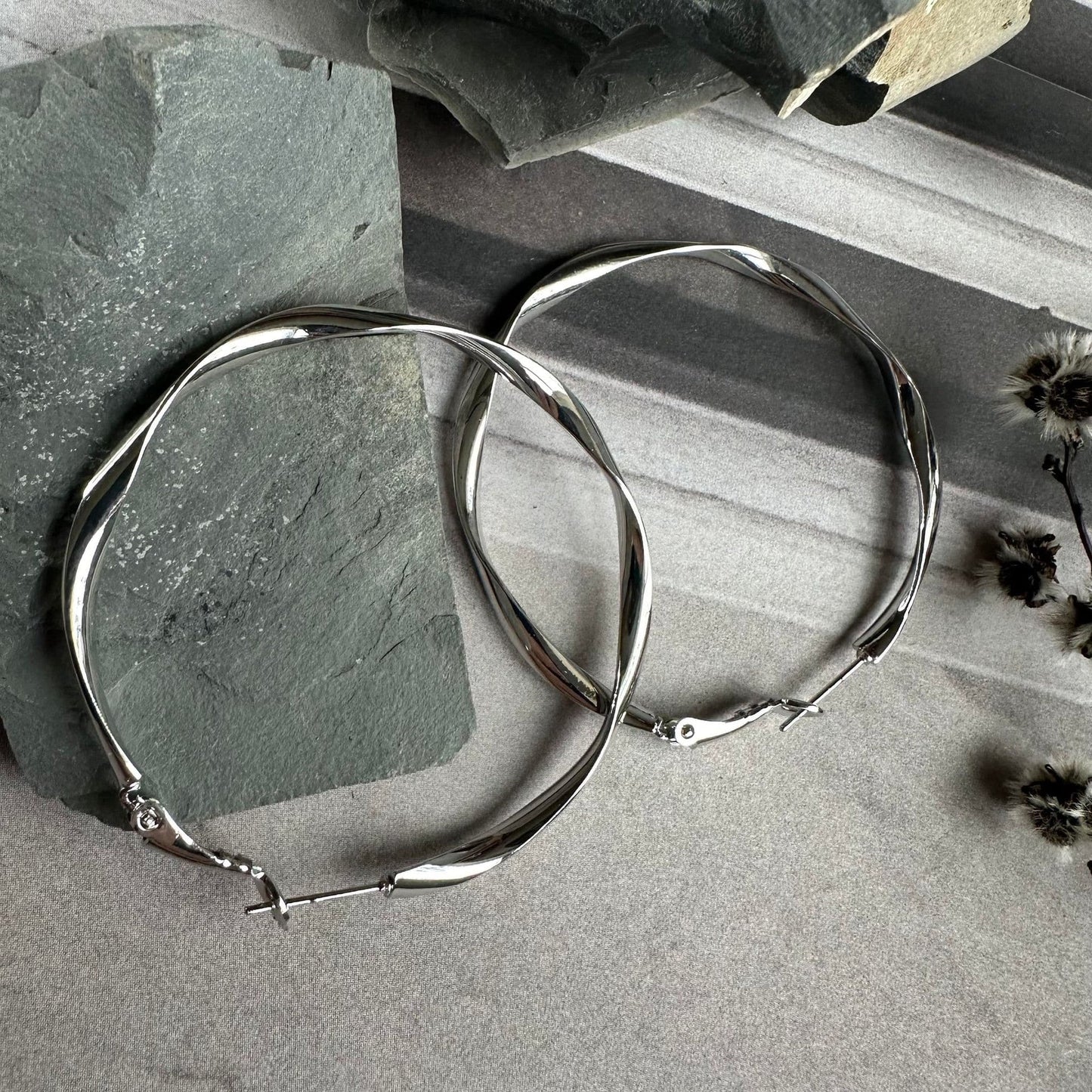 Øreringe Hope snoet Large - Sølv belagt - VIAMAJA.DK