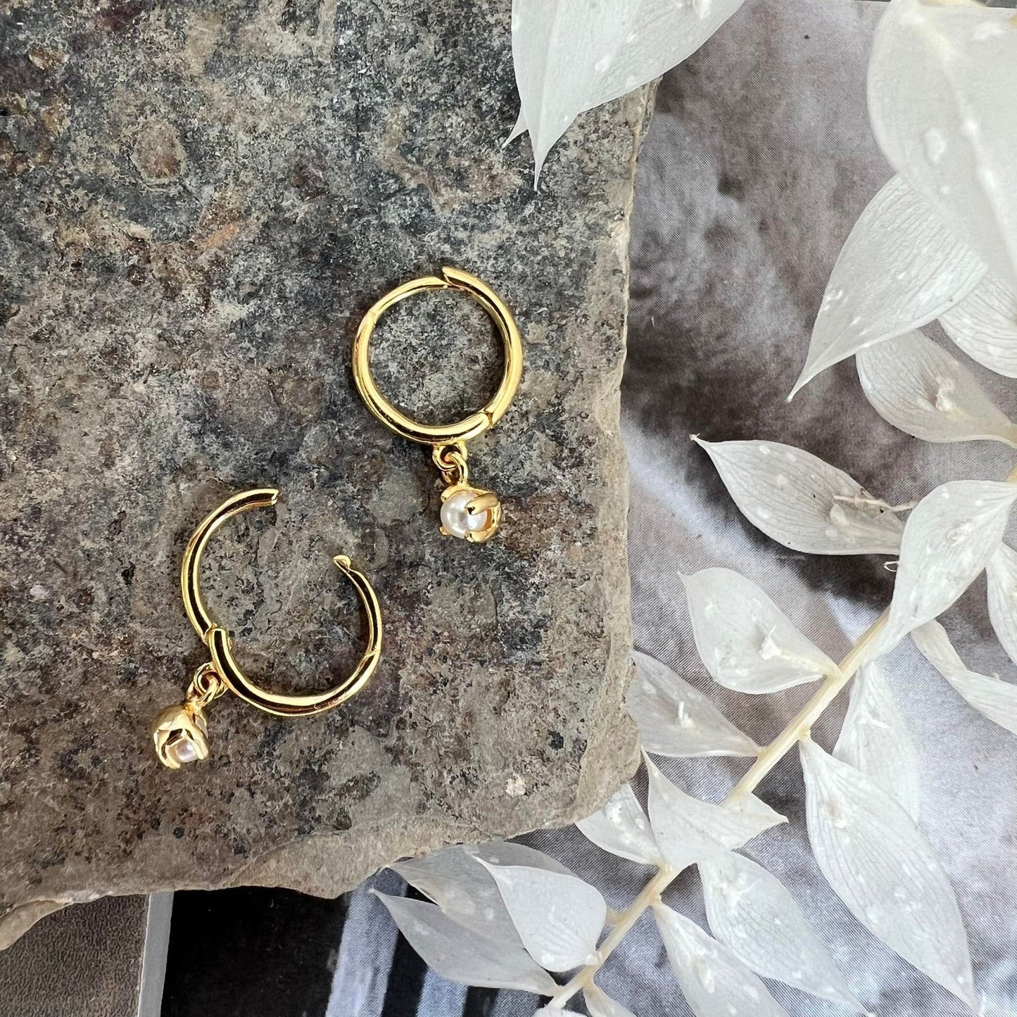 Øreringe Ruby 18K forgyldt - VIAMAJA.DK