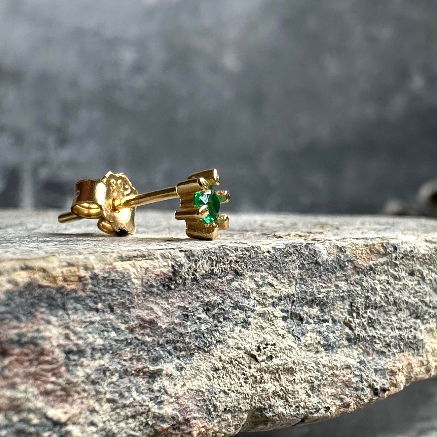 Ørestik Single GIA Emerald 18K forgyldt - 1 stk - VIAMAJA.DK