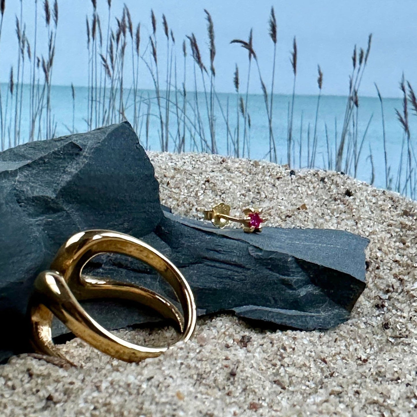 Ørestik Single GIA Magenta 18K forgyldt – 1 stk - VIAMAJA.DK