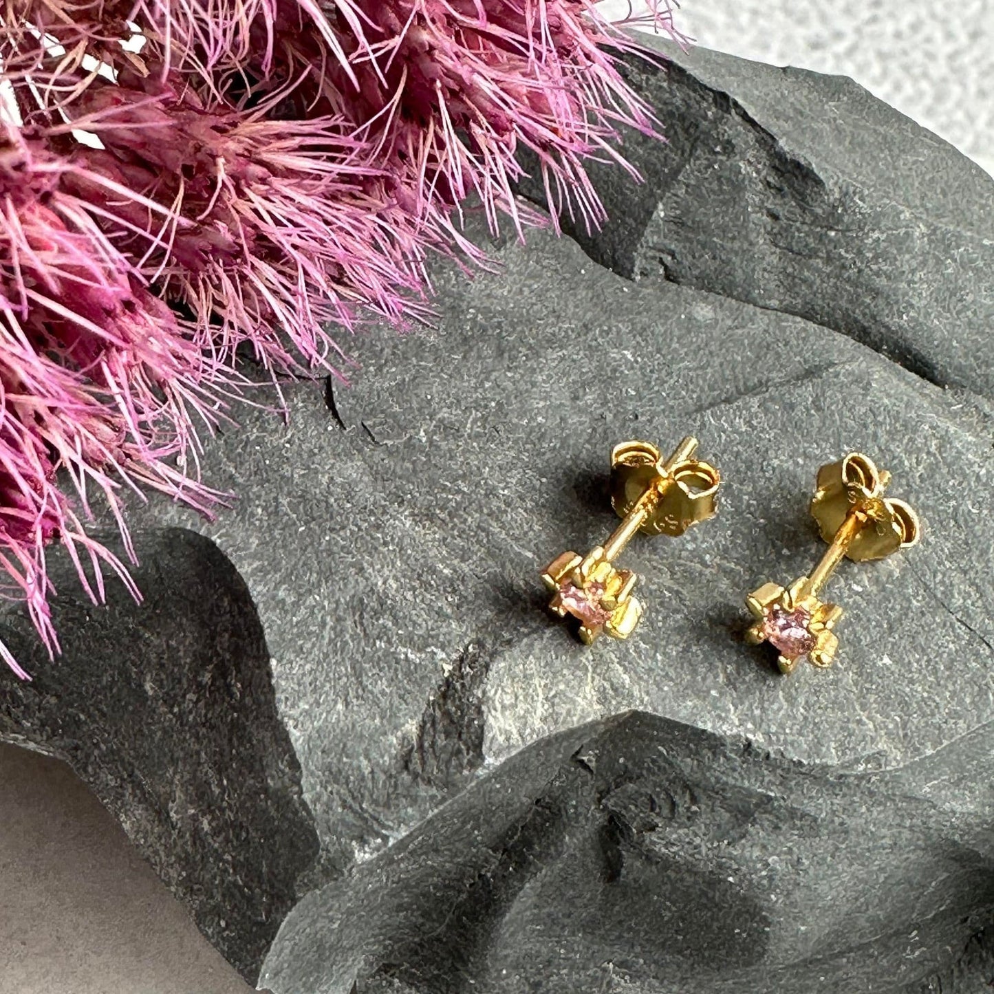 Ørestikker GIA – Pink 18K forgyldt - VIAMAJA.DK