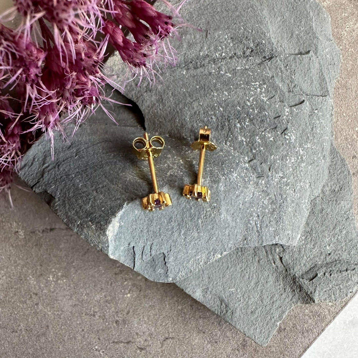 Ørestikker GIA – Violet 18K forgyldt - VIAMAJA.DK