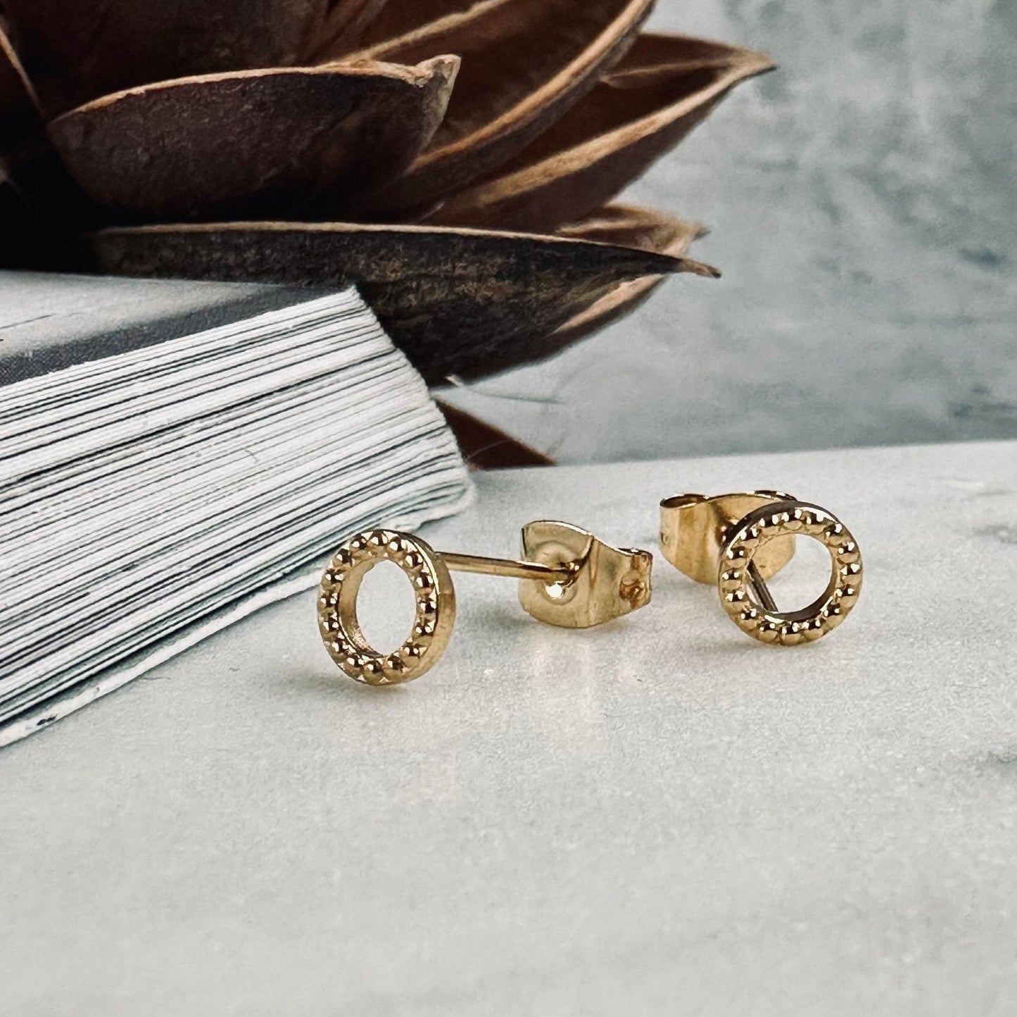 Ørestikker Icelyn forgyldt - Vandfast - VIAMAJA.DK