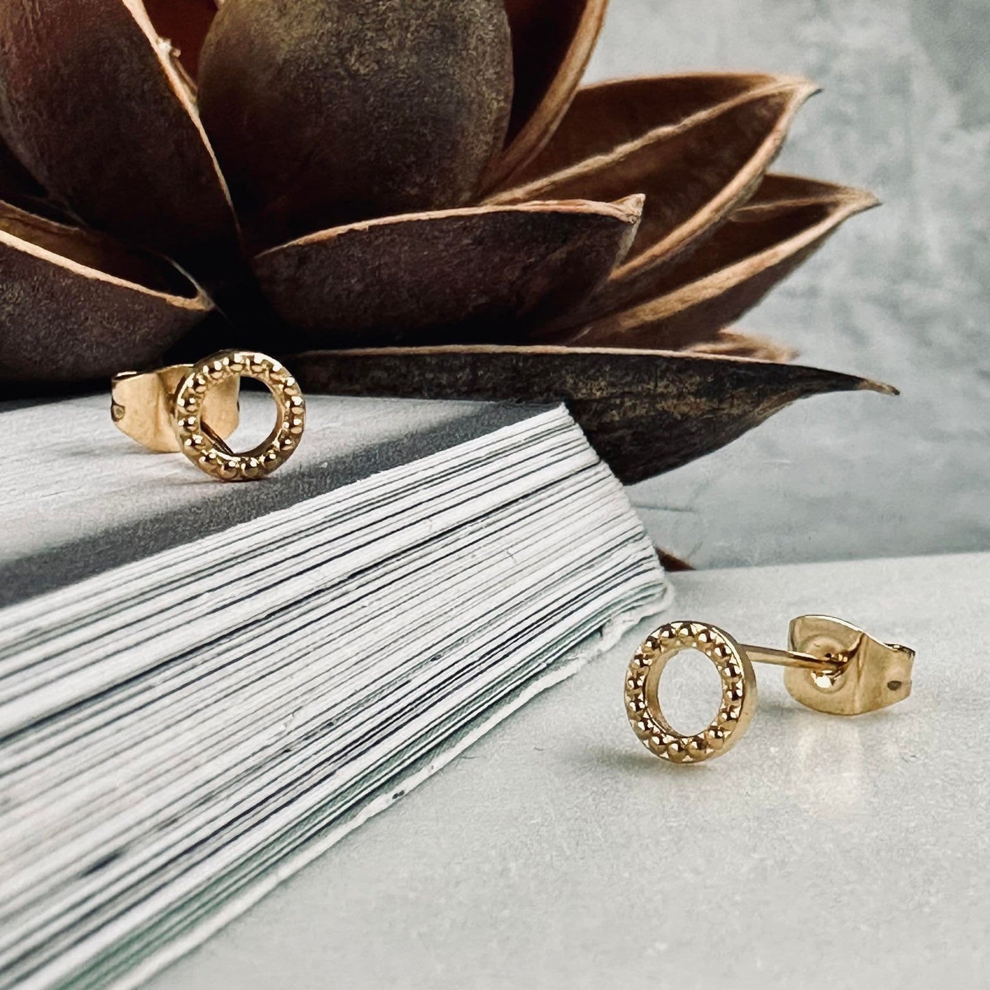 Ørestikker Icelyn forgyldt - Vandfast - VIAMAJA.DK