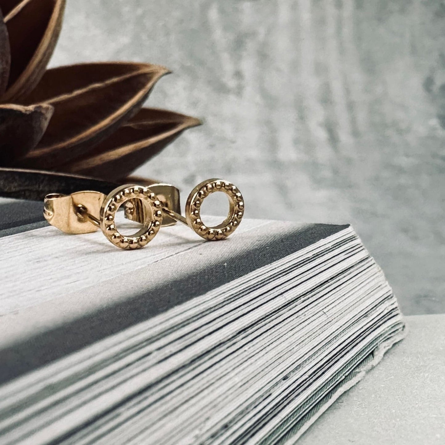 Ørestikker Icelyn forgyldt - Vandfast - VIAMAJA.DK