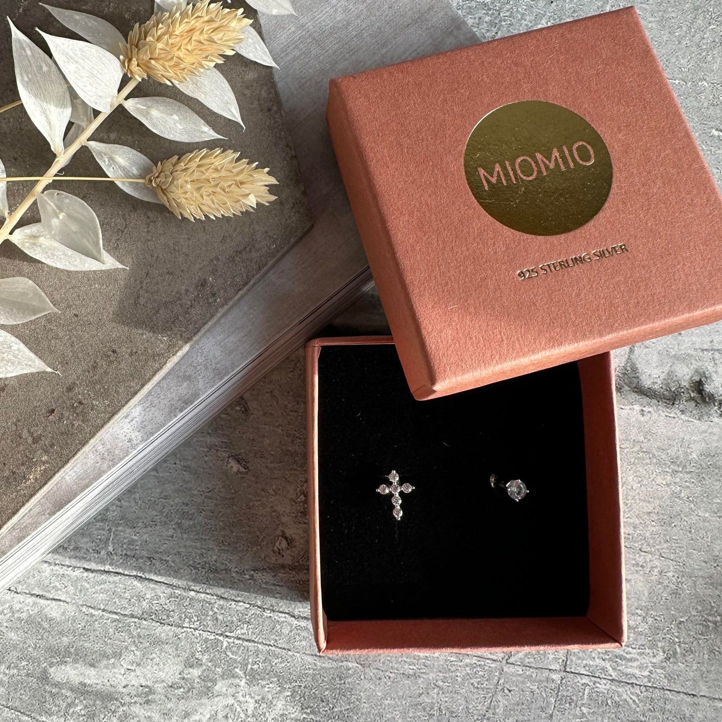 Ørestikker Taylor Mix Box 18K forgyldt - 2 stk - VIAMAJA.DK