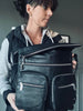 Oversize crossbody - FINA svart läder