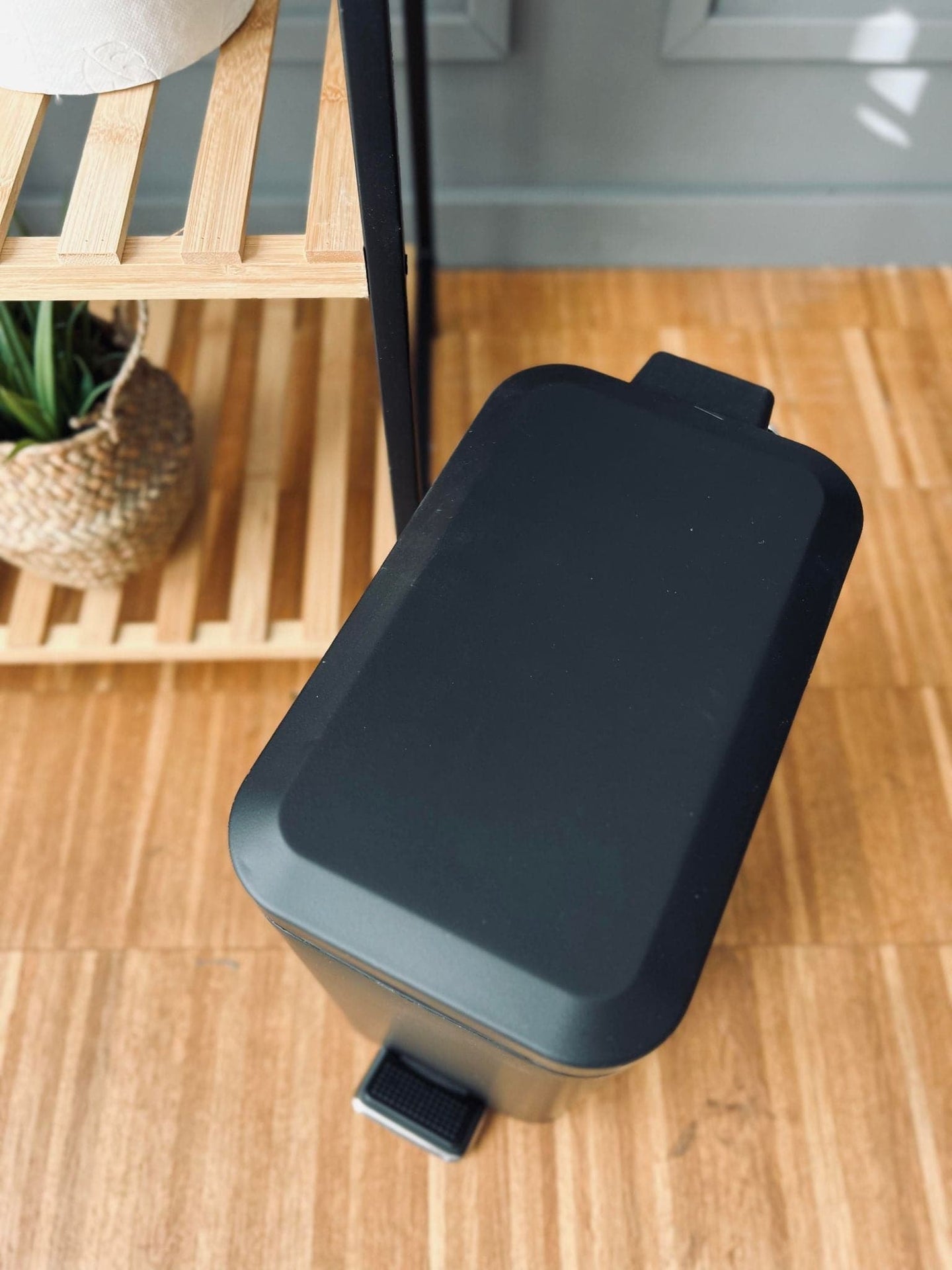 Pedalspand i sort metal - 5 liter - VIAMAJA.DK