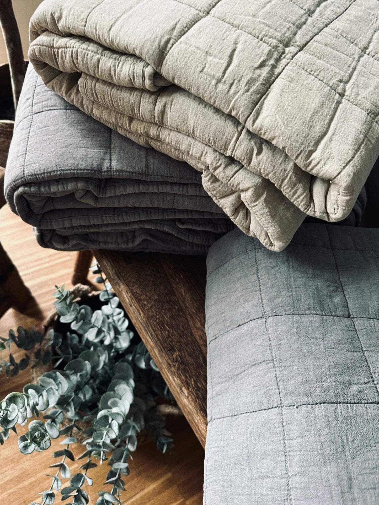 Plaid STONE-WASHED Quilt – Nordic grey - VIAMAJA.DK