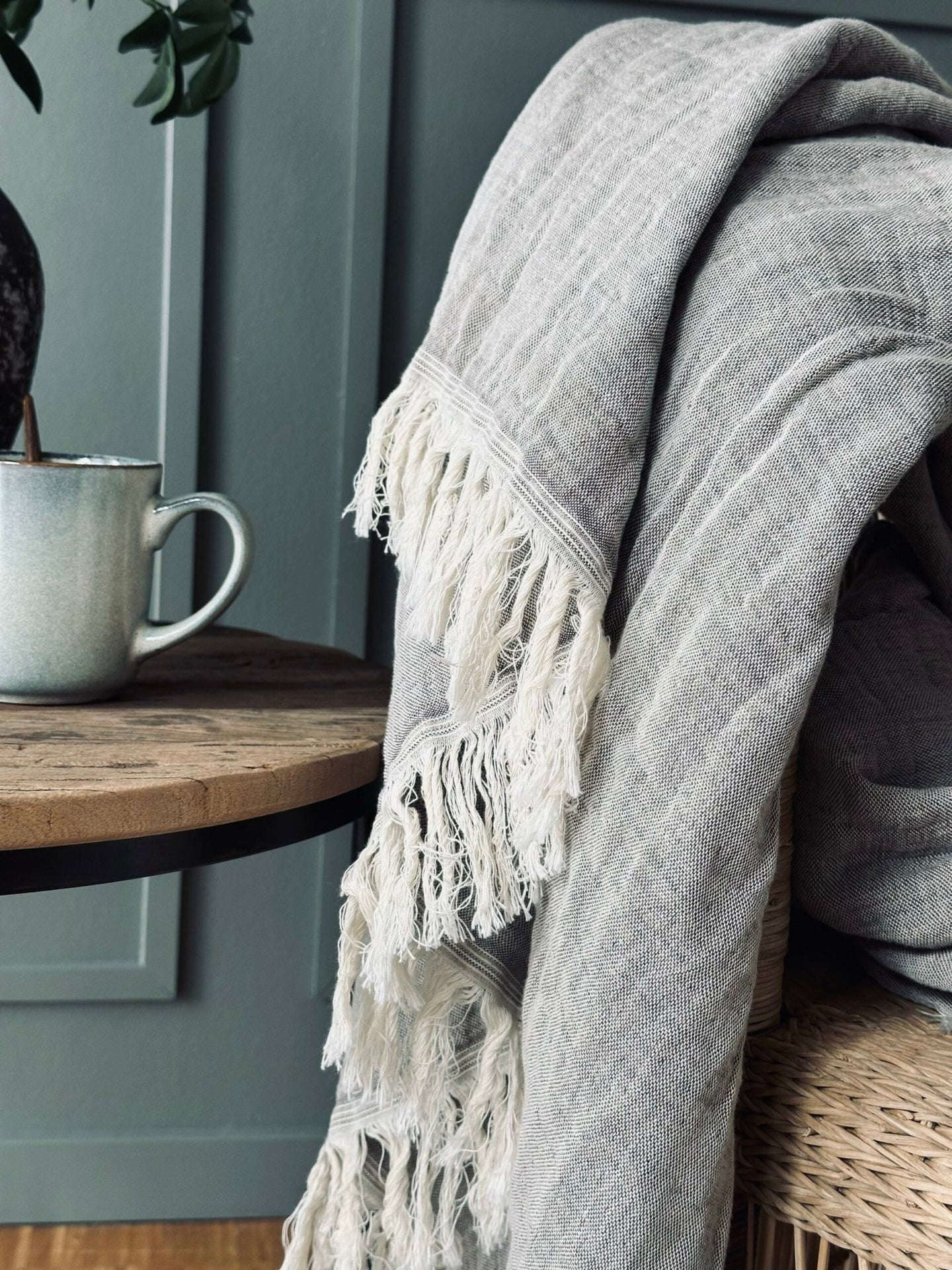 Plaid vævet med kork – Nature grey mix - VIAMAJA.DK