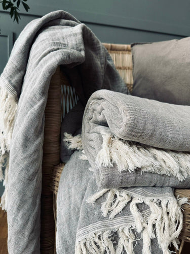 Plaid vævet med kork – Nature grey mix - VIAMAJA.DK