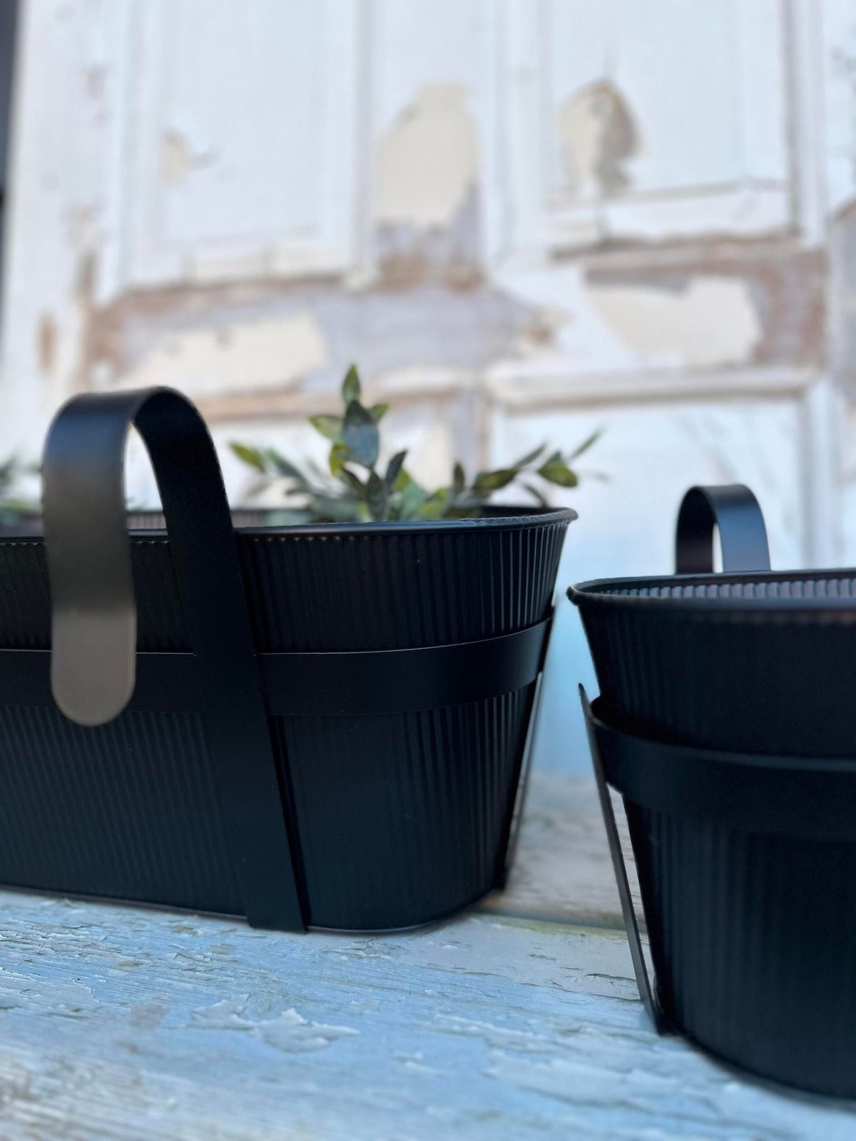 Plantekasse med ophæng – Black Noise small - VIAMAJA.DK
